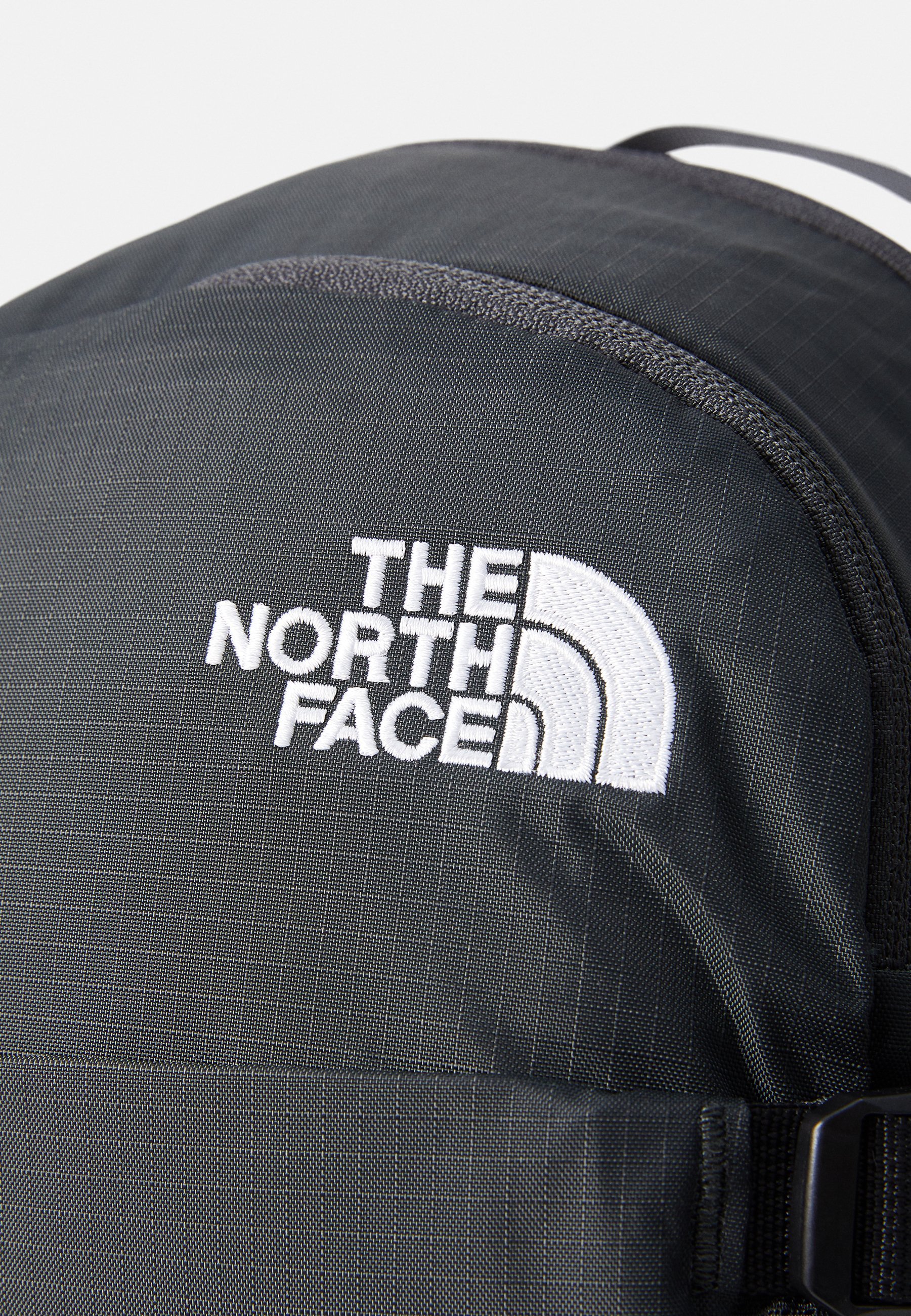 The North Face BASIN 15L Wanderrucksack für Jugendliche (Unisex) – Rucksack – Schwarz/Asphaltgrau