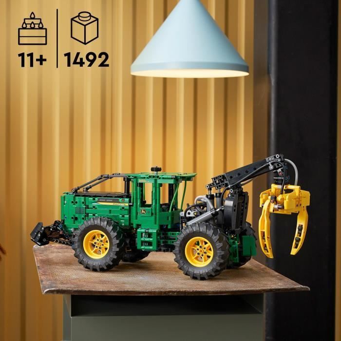 LEGO® Technic 42157 John Deere 948L-II Skidder, modelo de vehículo de construcción con funciones