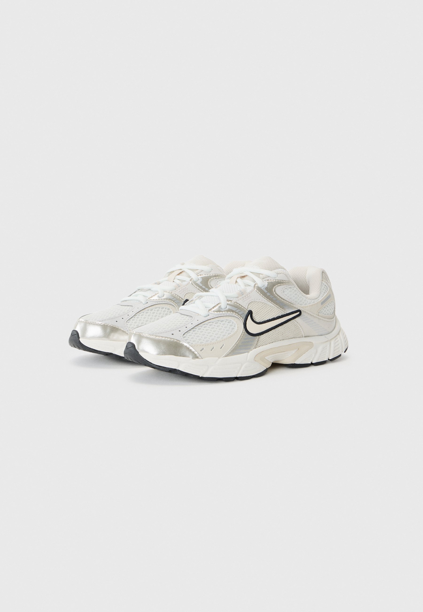 Nike Sportswear V5 UNISEX - Sneakers - summit white/light orewood brown/sail/black