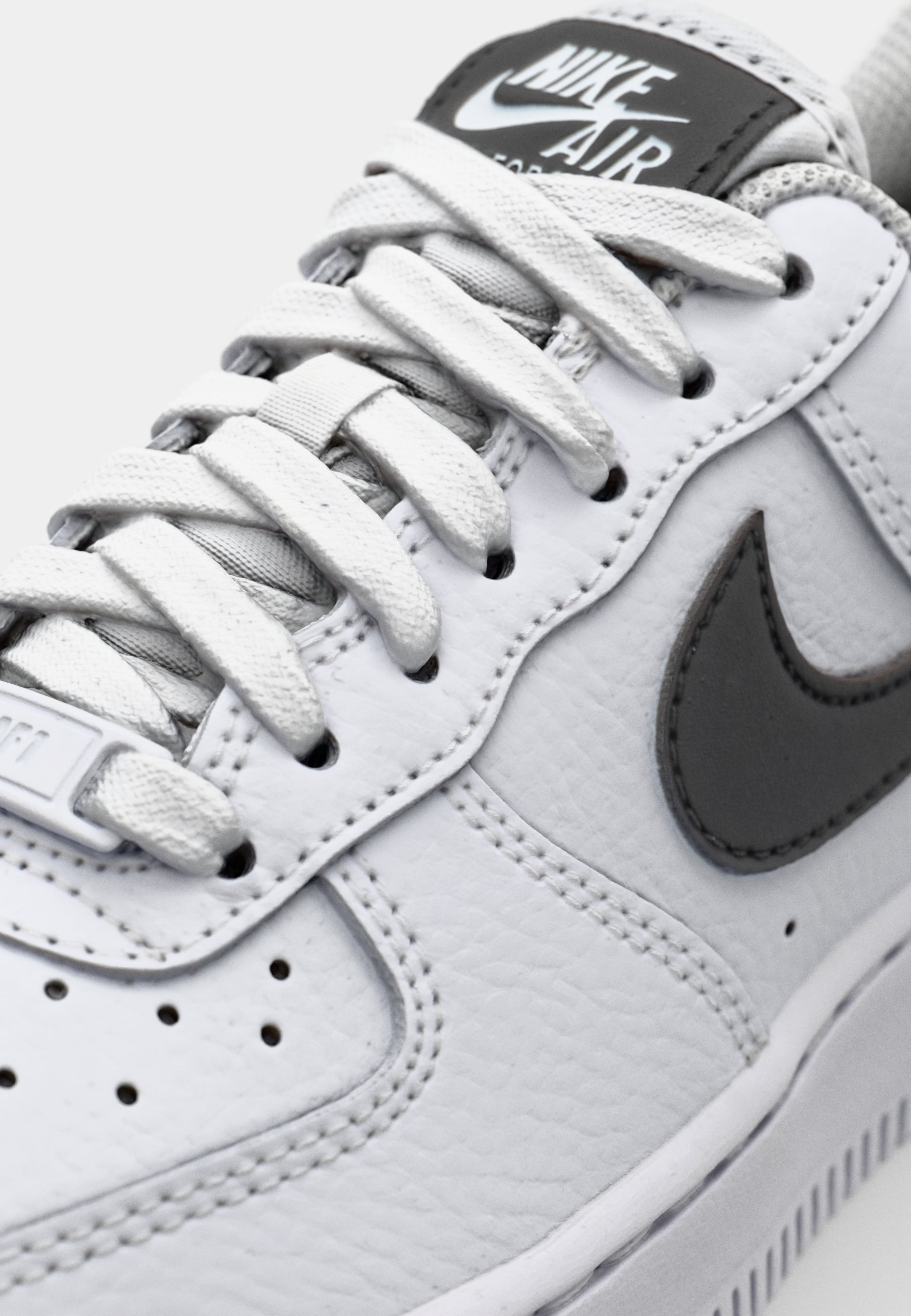 Nike Sportswear Lave Sneakers