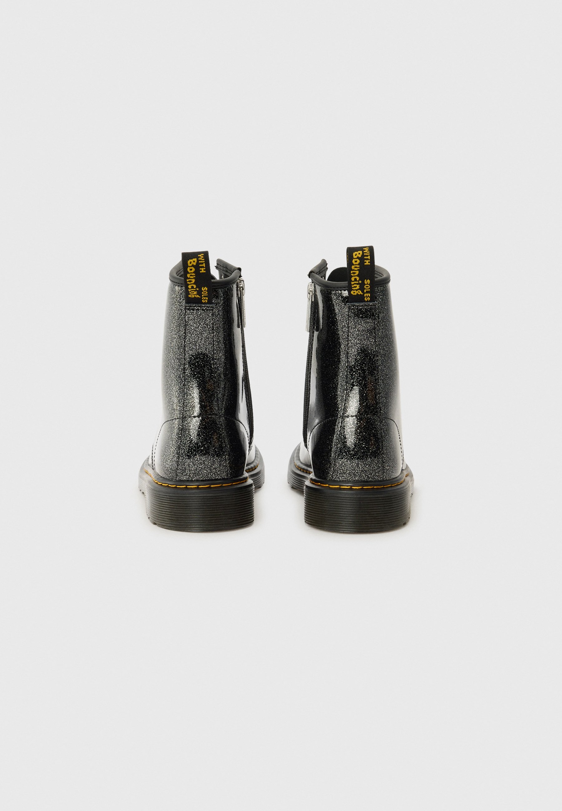Dr. Martens Schnürstiefeletten – schwarz/silberfarben/Nebula-Glitzer