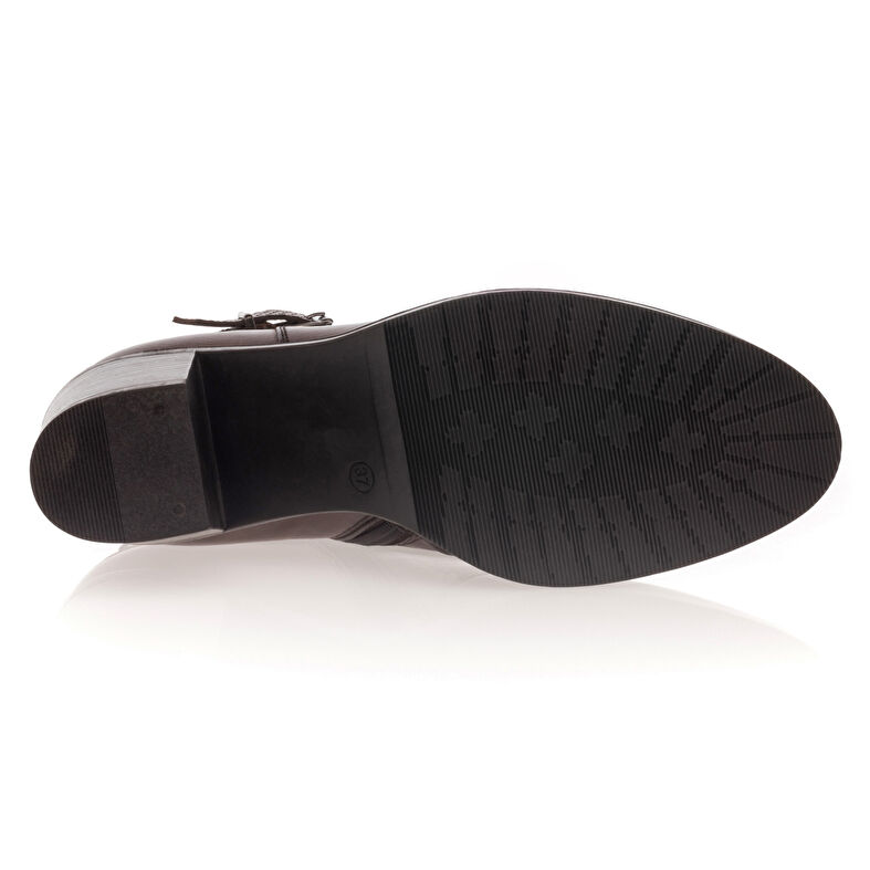 Braune Damenstiefel / Stiefeletten
