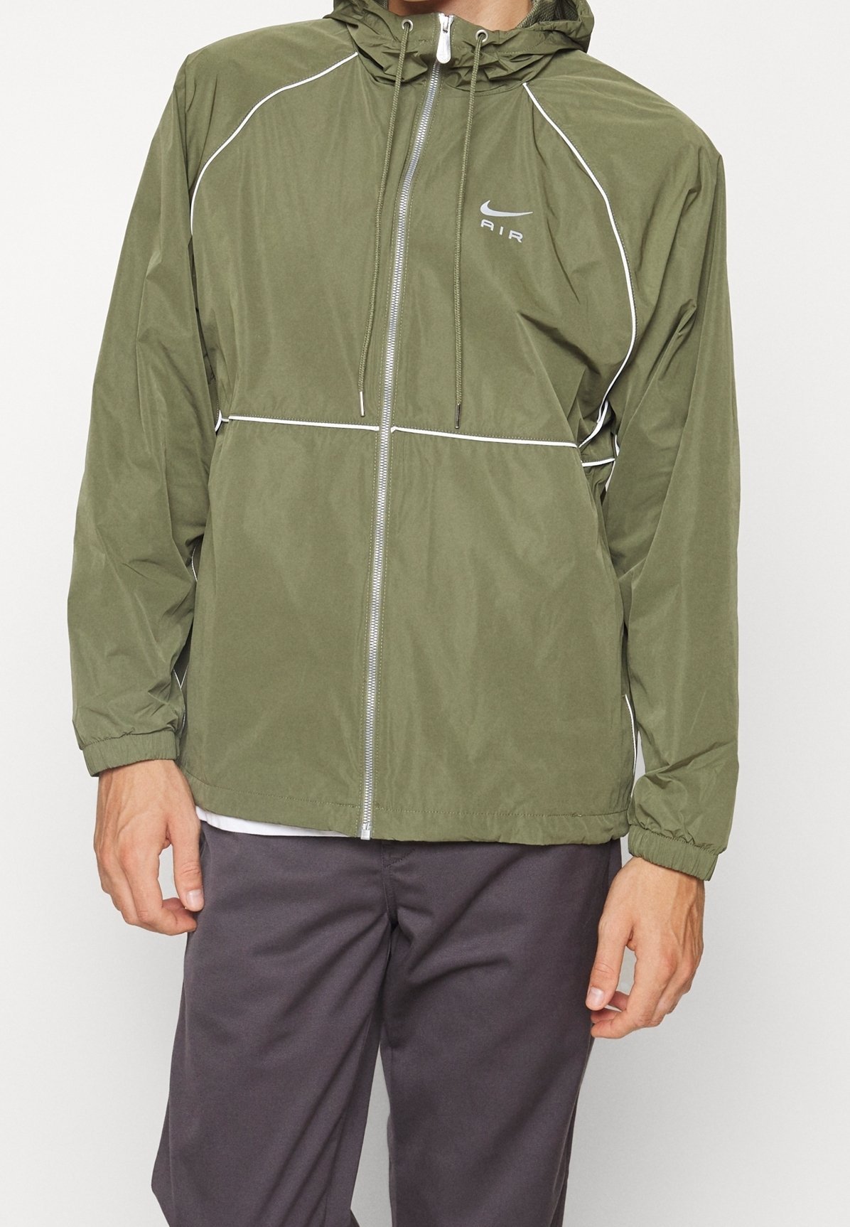 Nike Sportswear zomerjas - olijfgroen