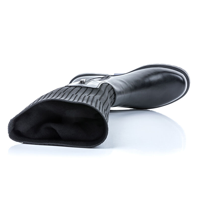  Botas negras de mujer