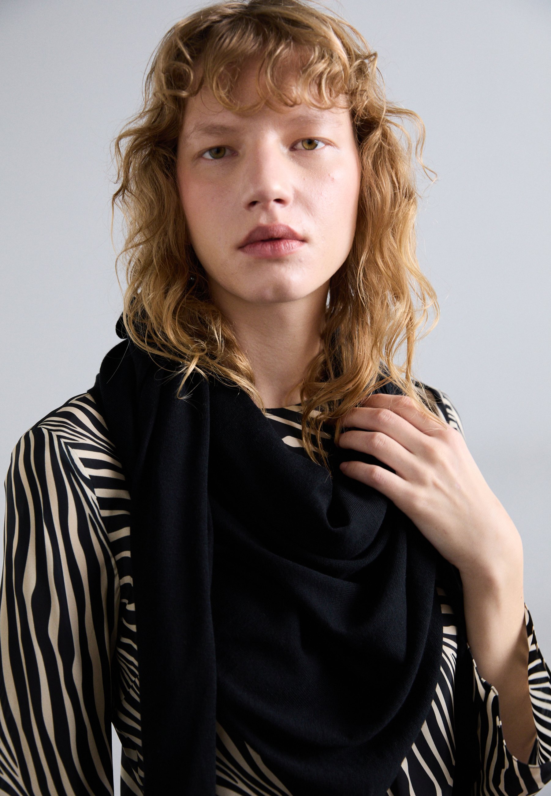 Door Malene Birger DOROTHEA - Sjaal - zwart