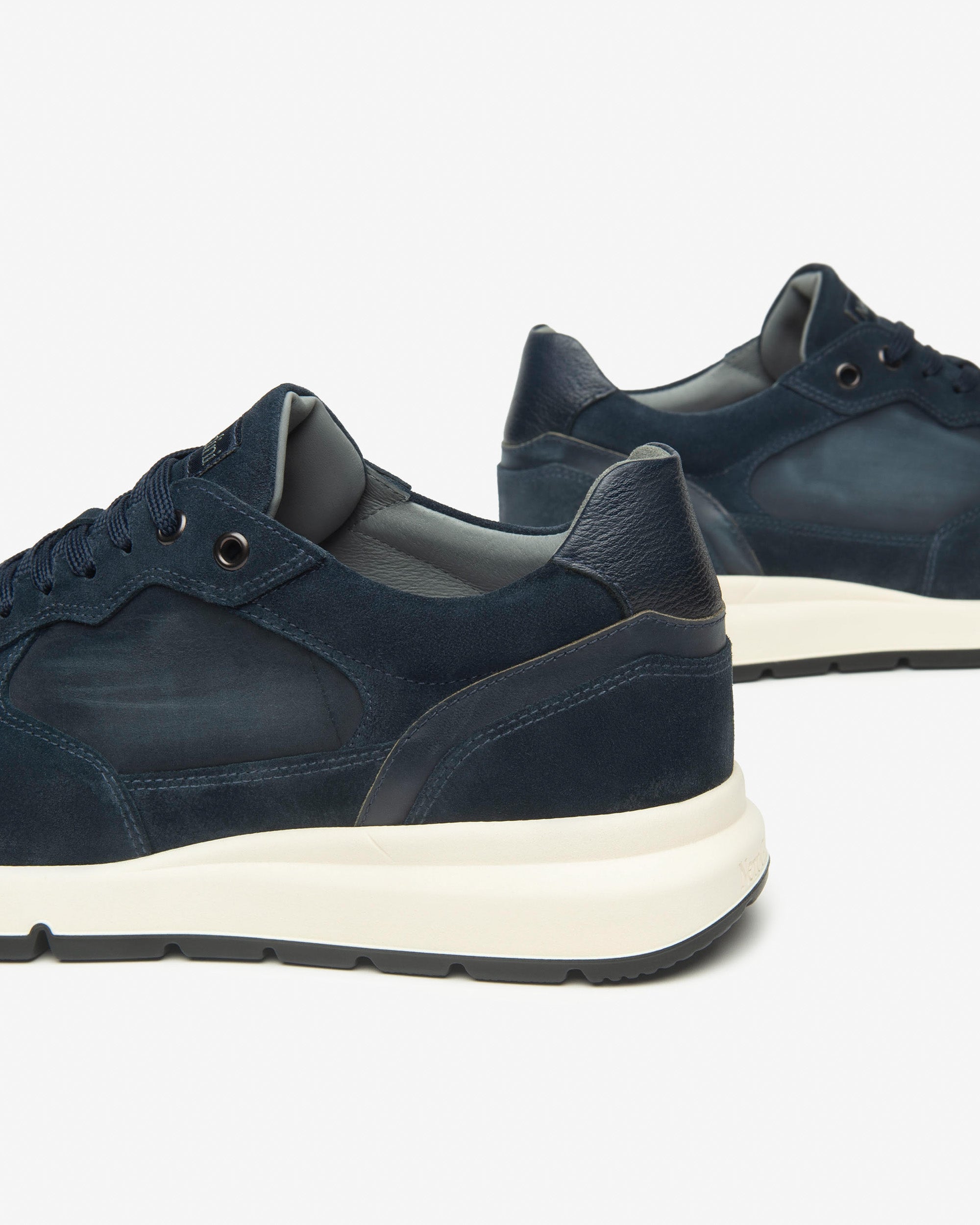  Herren-Sneaker aus Wildleder und Leder