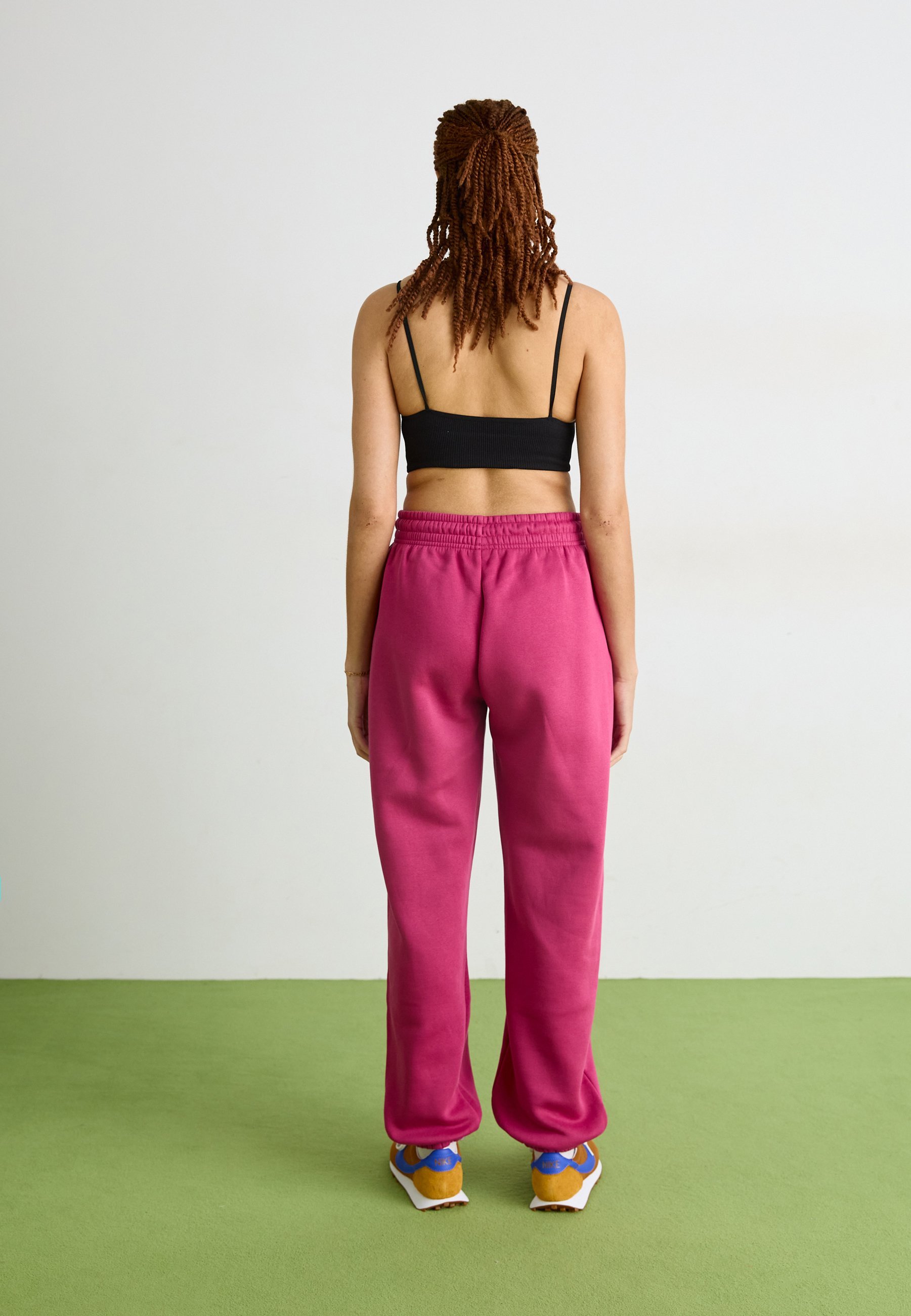 Nike Sportswear PANT - Trainingsbroek - sweet beet/sail