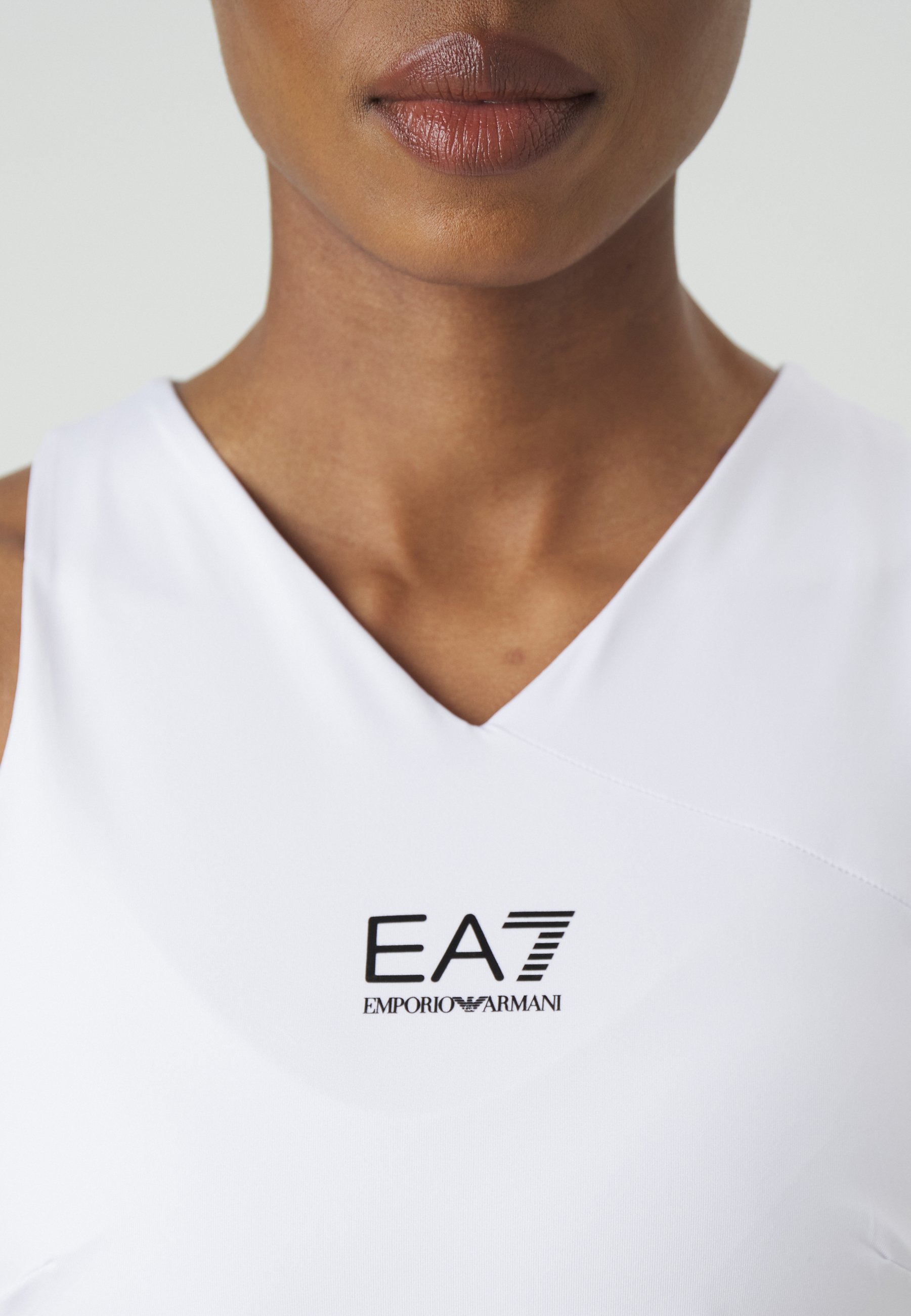Robe de tennis Emporio Armani EA7 - Robe de sport - blanche