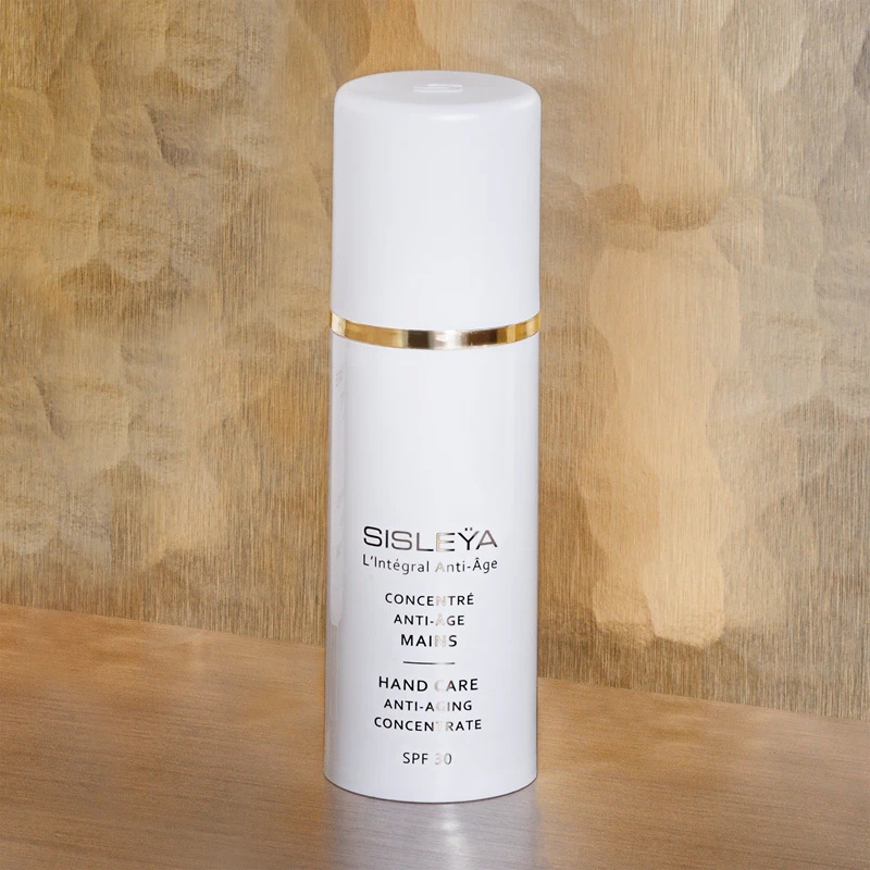 Sisley Sisleÿa L'Integral Anti-Aging Concentrate Hand Care atjaunojošs roku krēms pret krāsas izmaiņām SPF 30