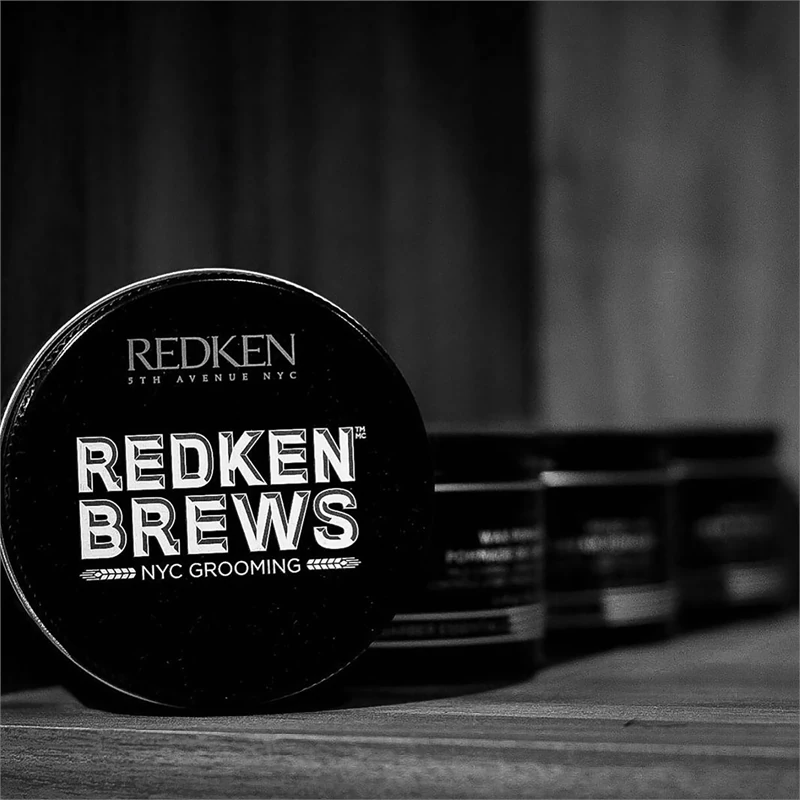 Pomada modeladora Redken Brews para cabelos lisos