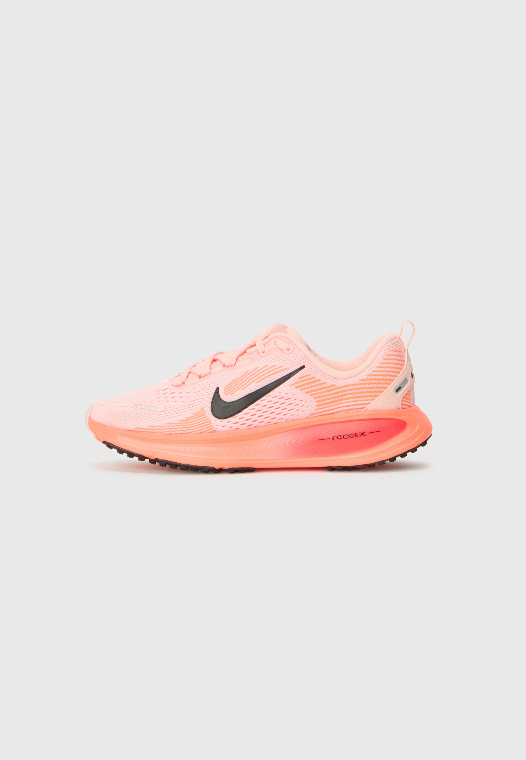 Nike Performance VOMERO 18 UNISEXE - Chaussures de running sur route - rose écho/noir/rouge vif/rouge carmin