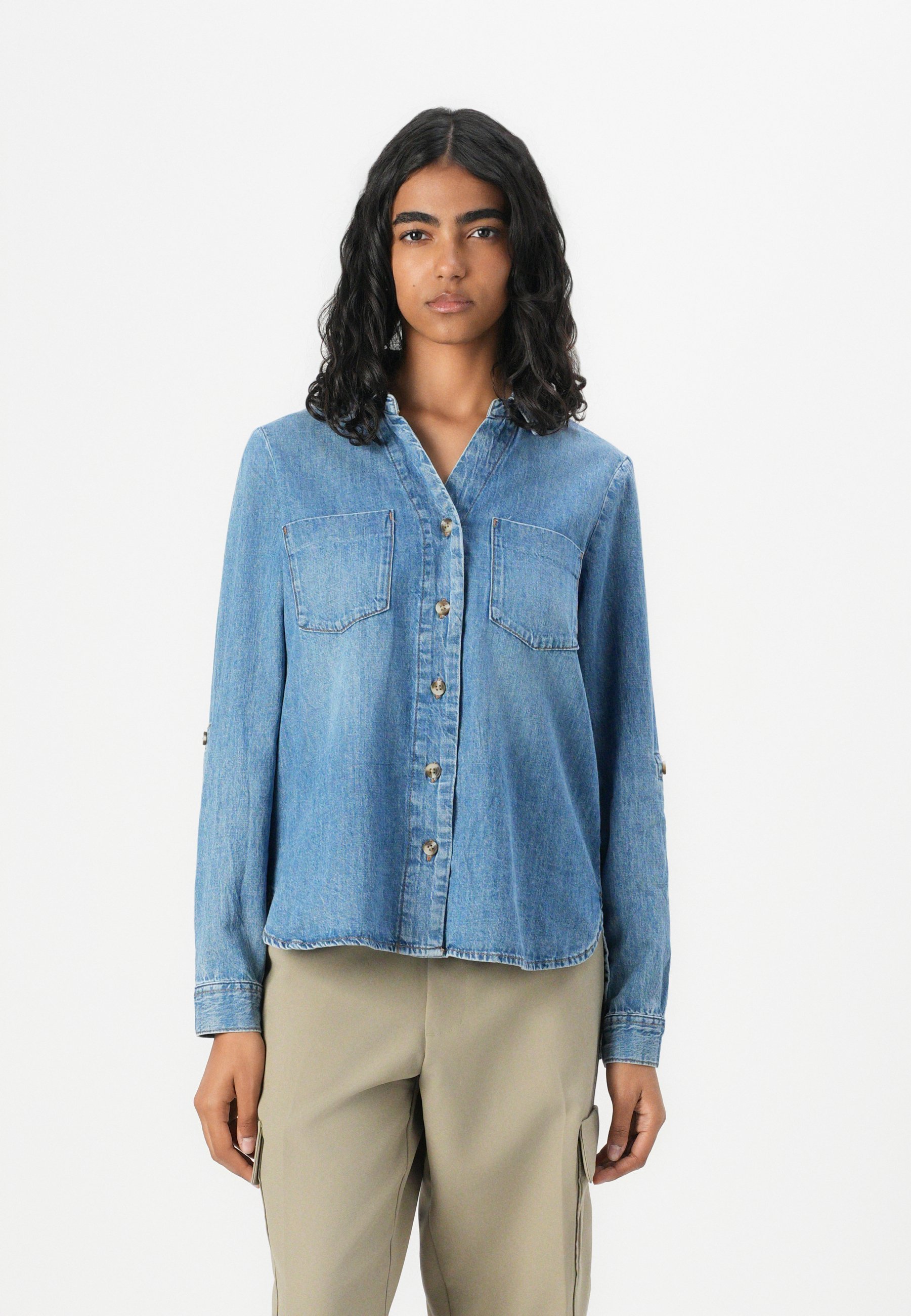 TYLKO ONLYASMIN SHIRT - Bluzka zapinana na guziki - średni niebieski denim