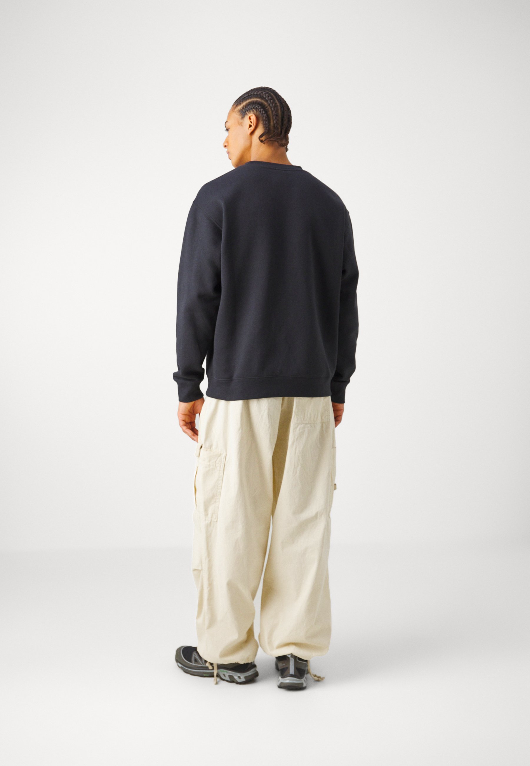 Moletom New Balance Sport Essentials Crew Unissex - Preto