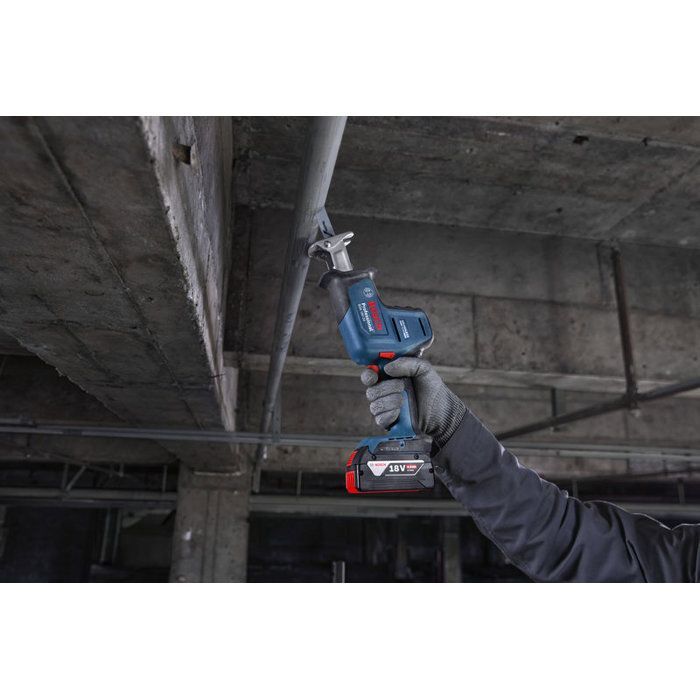 Scie sabre sans fil BOSCH PROFESSIONAL - GSA 18V-24 - 18V - 230 mm - Avec 2 lames S922EF, S2345X
