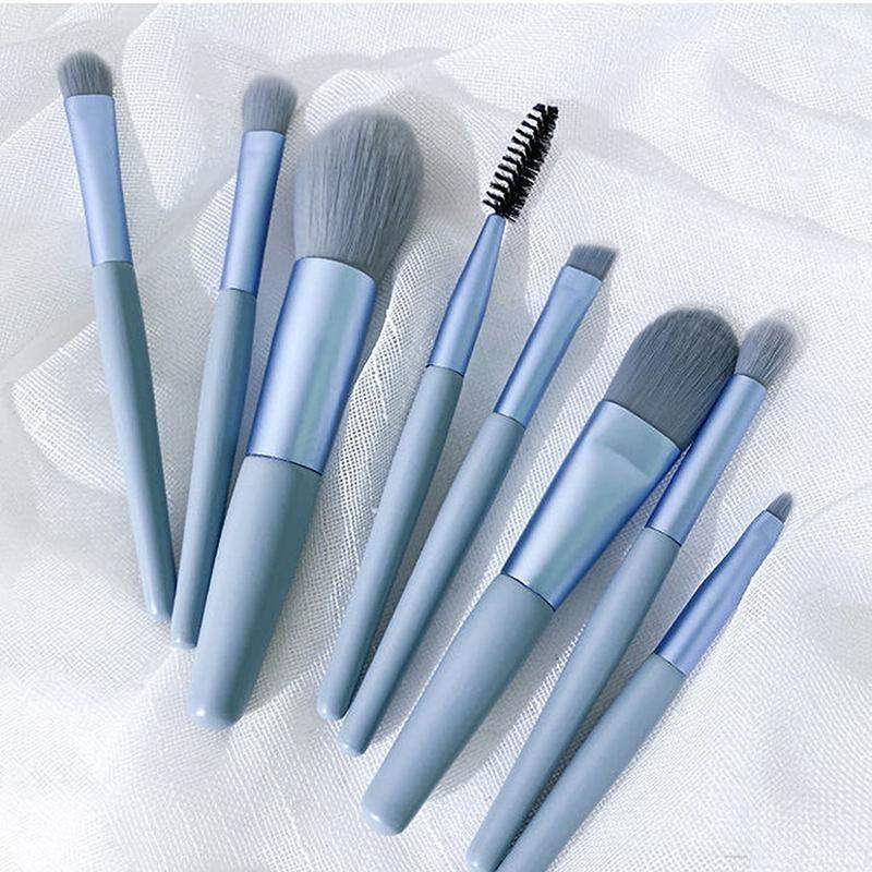 Un set completo di 8 pennelli per il trucco per principianti, pennelli professionali per fondotinta, ombretto, sopracciglia e correttore, pennelli cosmetici, strumenti di bellezza