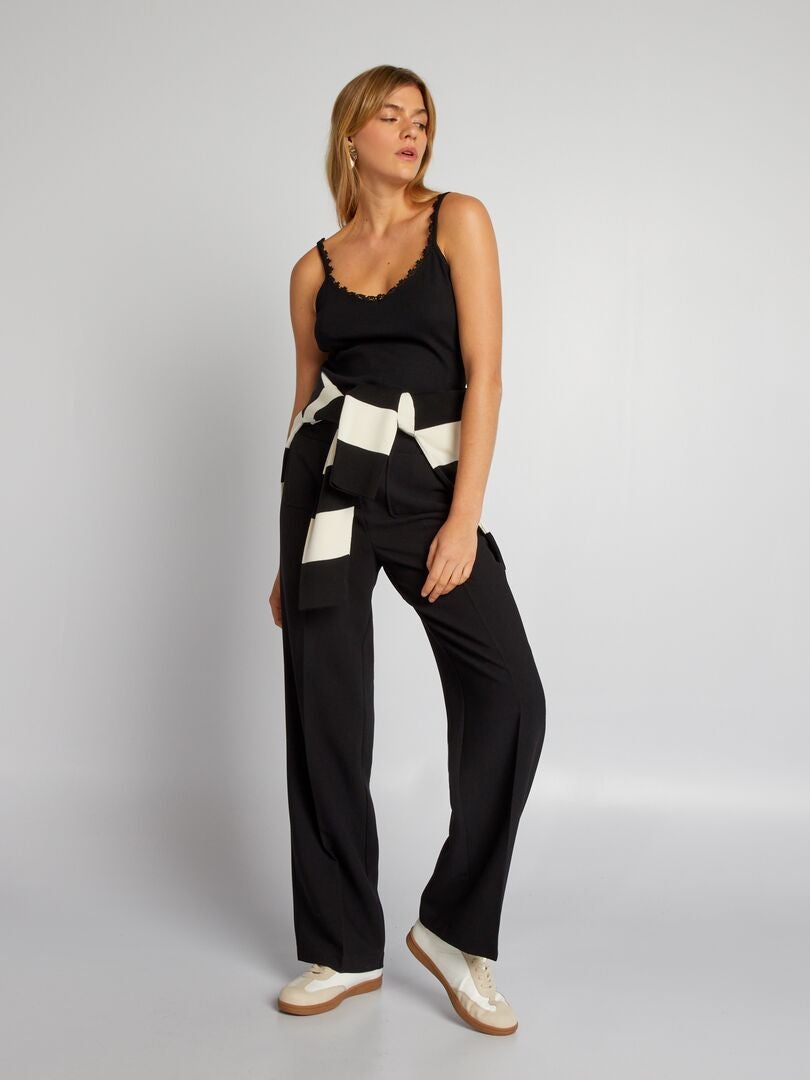 Camisola com alças finas - preta