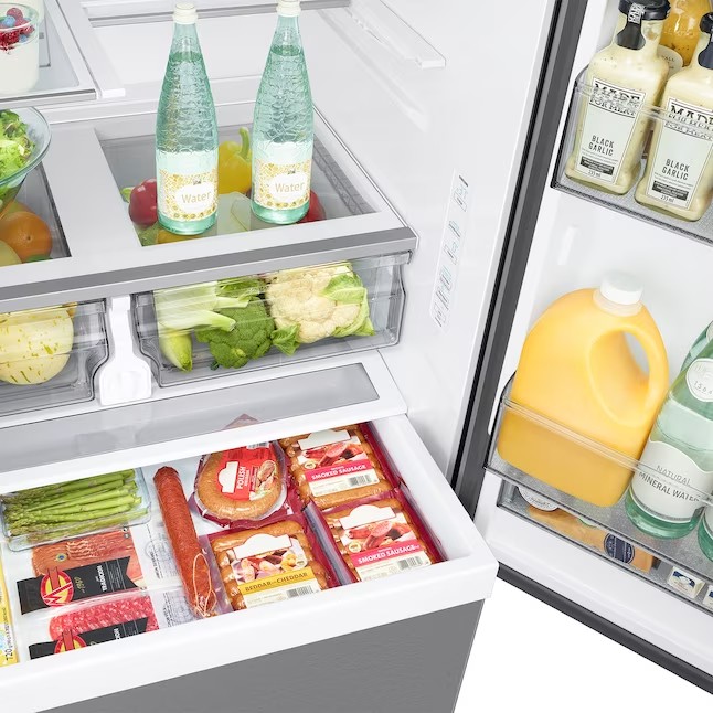 Refrigerador Samsung de gran capacidad de 850 litros (31.5 pies cúbicos) con puertas francesas inteligentes y doble fabricador de hielo (acero inoxidable resistente a las huellas dactilares) ENERGY STAR