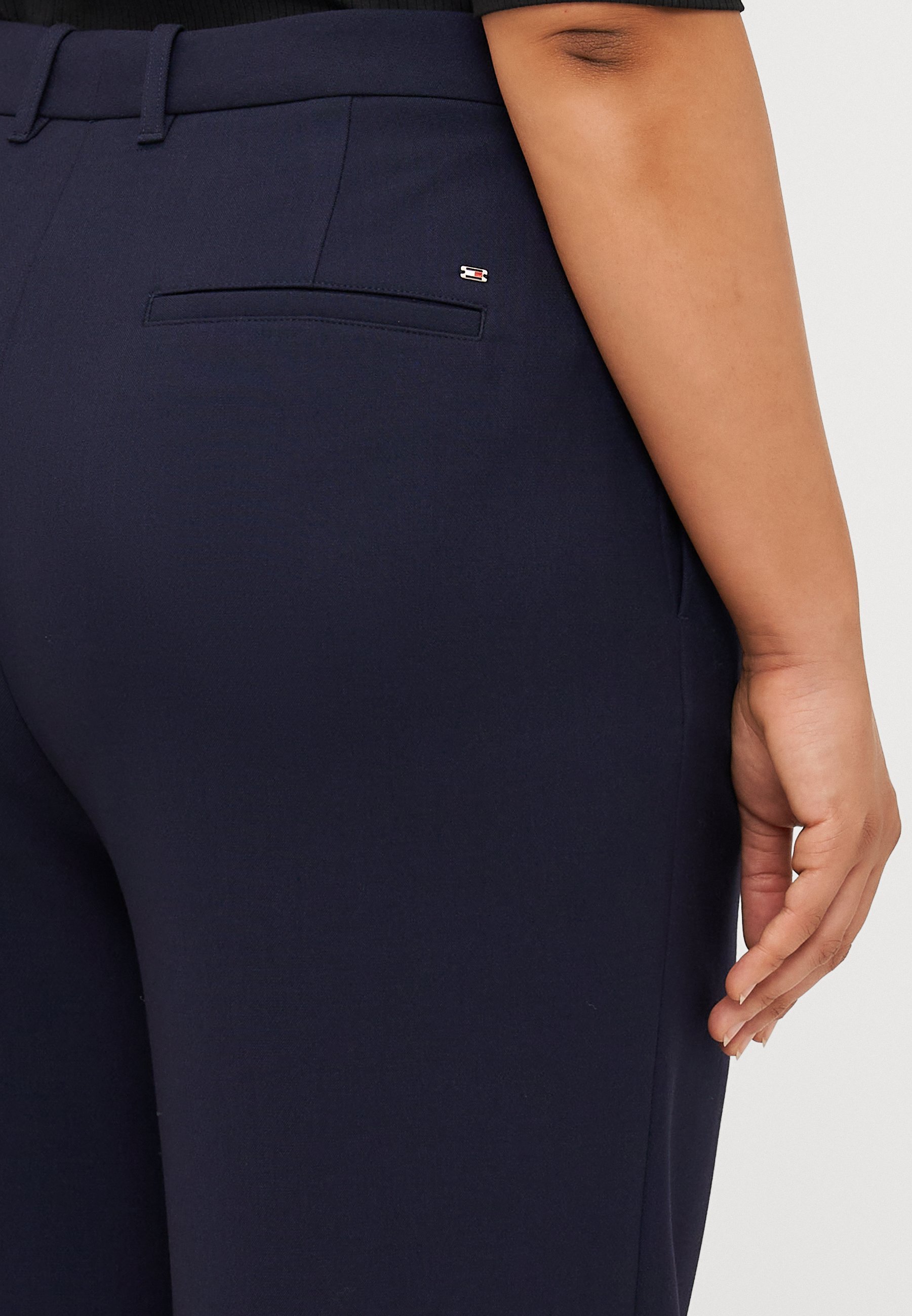 Tommy Hilfiger Curve STRAIGHT - Pantaloni scurți - dark night navy