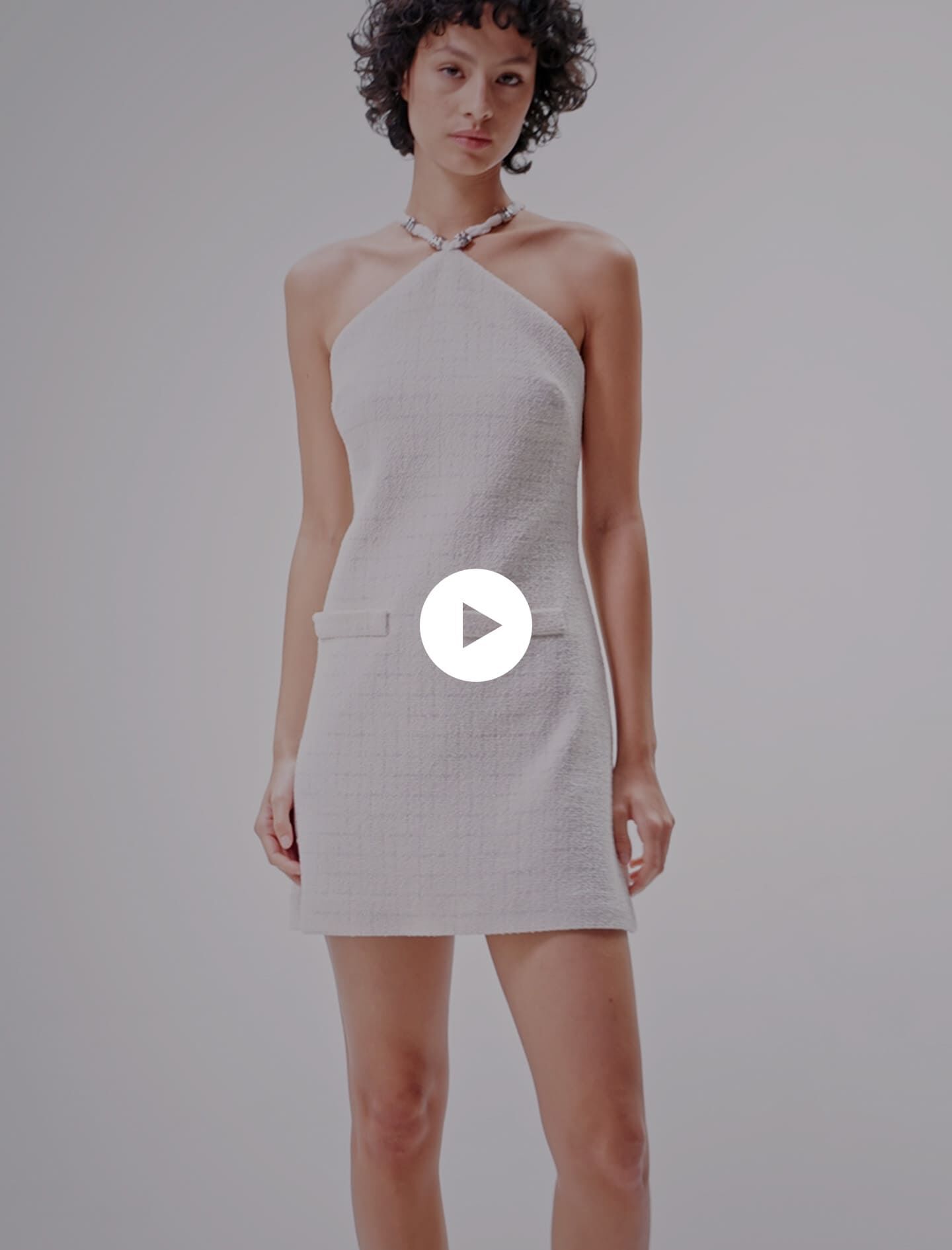 Rochie scurtă din tweed cu bretele - Alb-gălbui