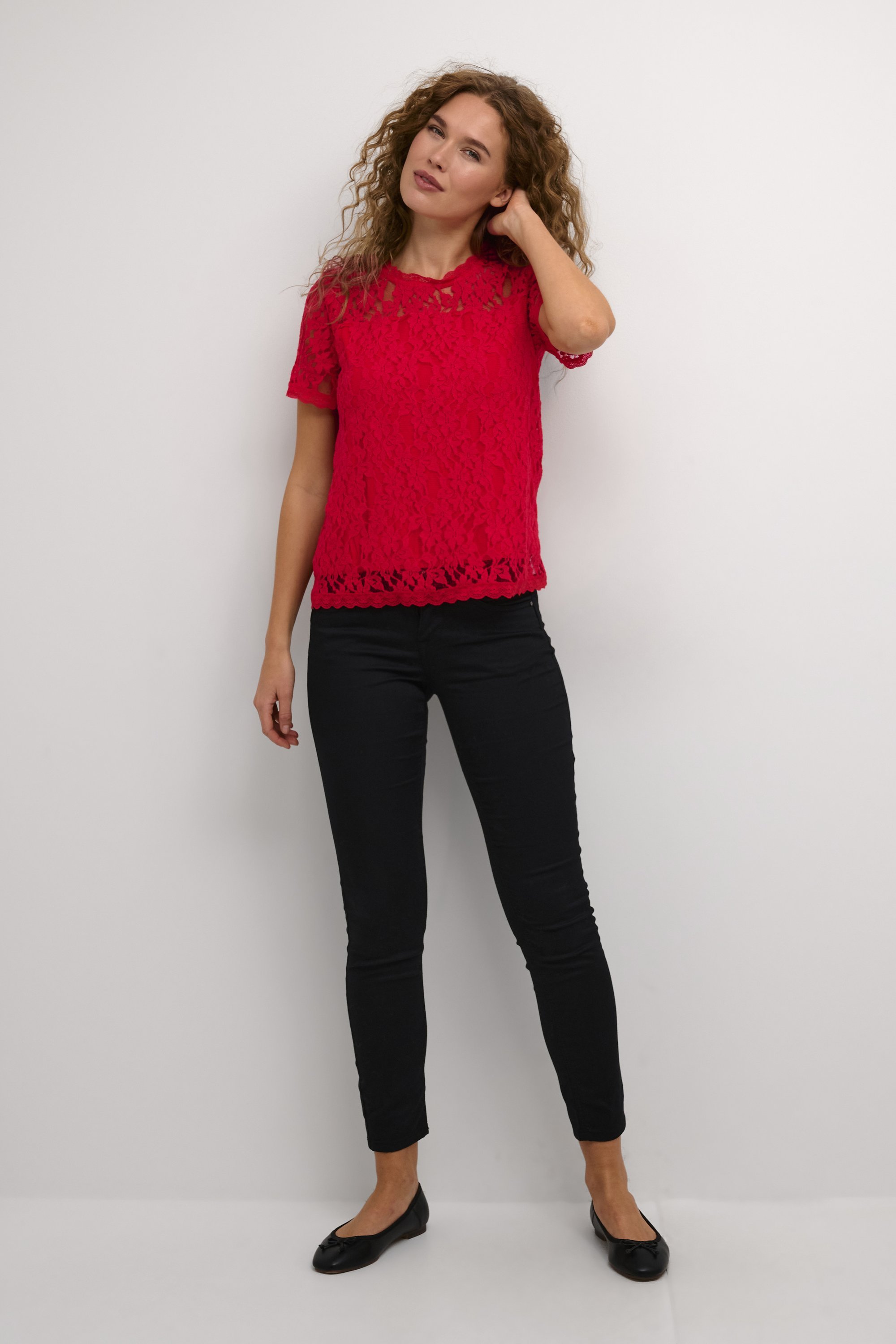 Cremefarbene Bluse - hohes Risiko Rot