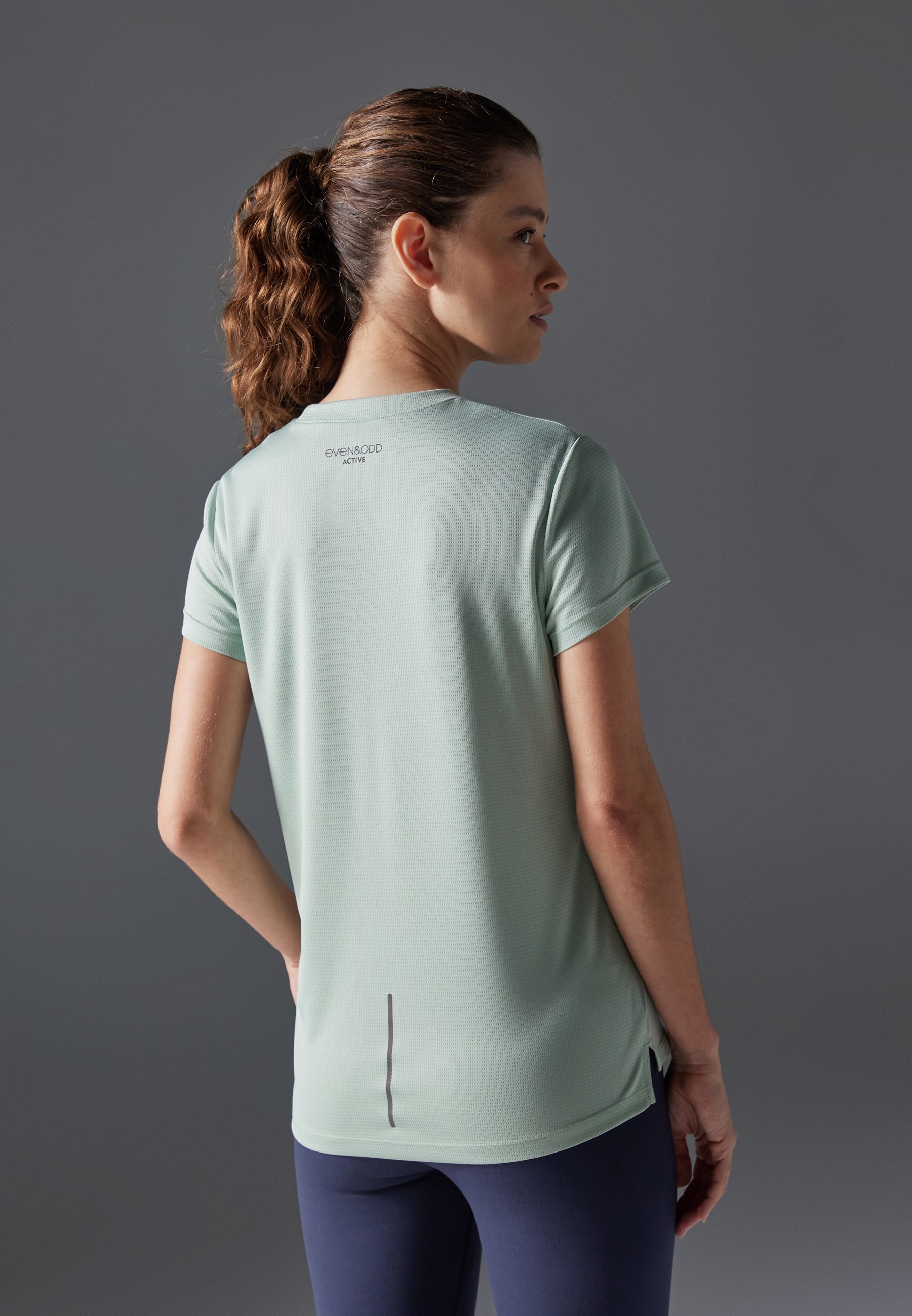 Športové tričko Even&Odd active s krátkym rukávom a reflexným pásikom - Základné tričko - mätová