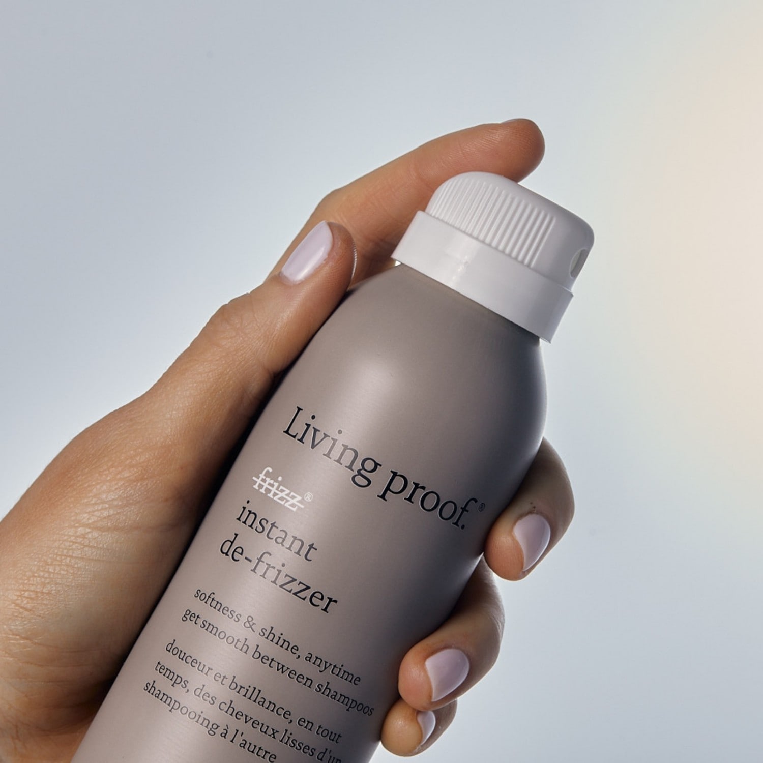 Living Proof -hiuslakka pörröisyyteen – Silottaa ja ehkäisee pörröisyyttä välittömästi – 209 ml