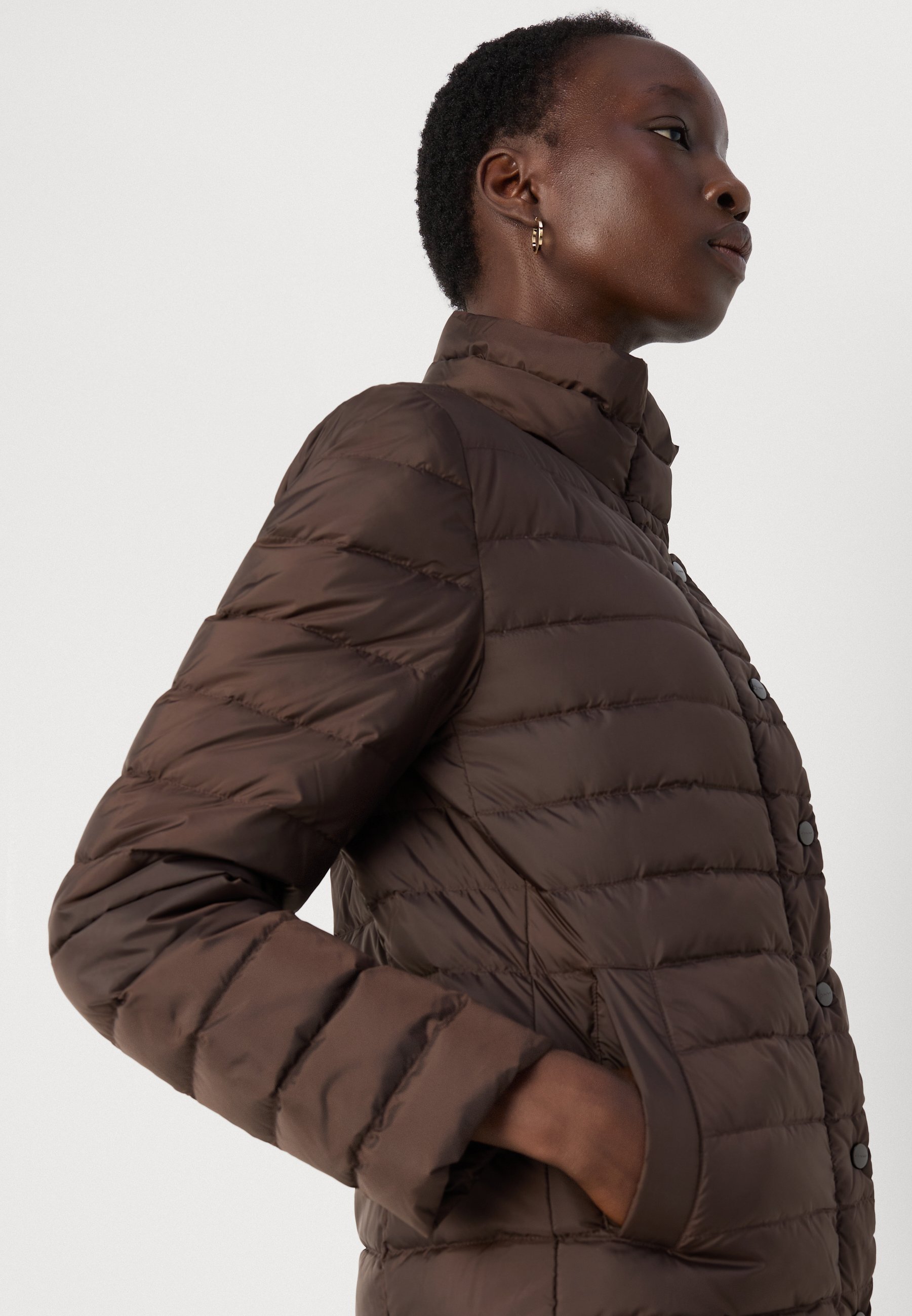 GANT LIGHT JACKET - Péřová bunda - black