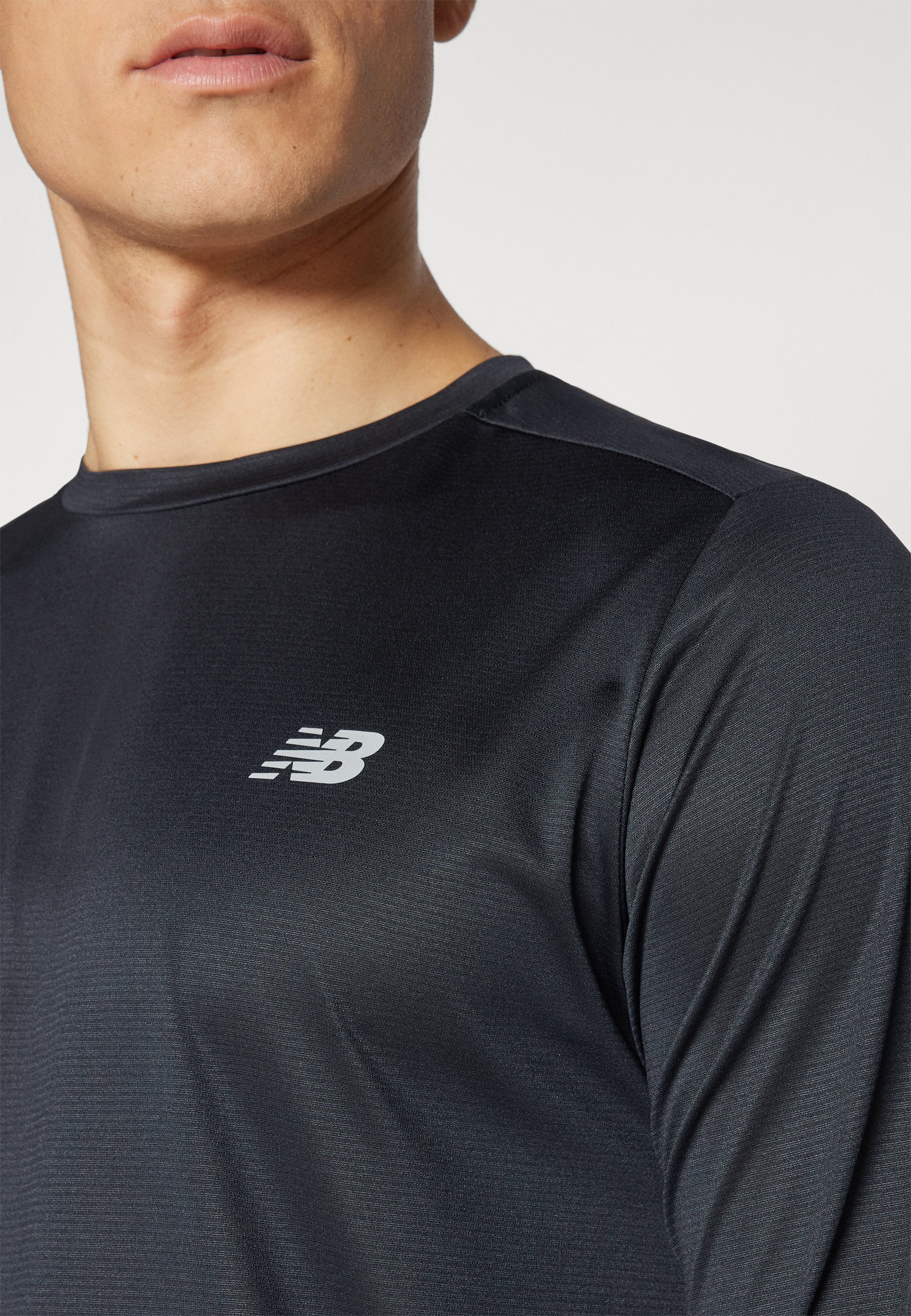 New Balance SPORT ESSENTIALS LONG SLEEVE - Top met lange mouwen - zwart