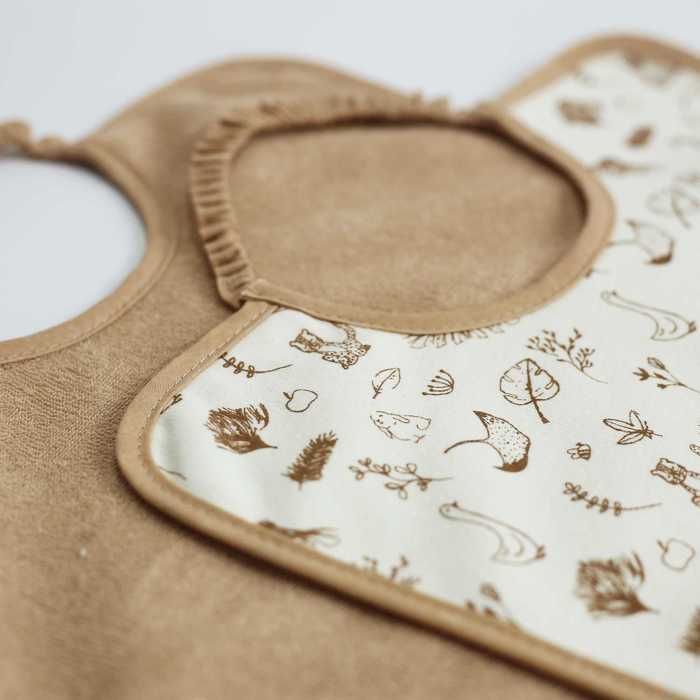 Set mit 2 Lätzchen fürs Kinderzimmer