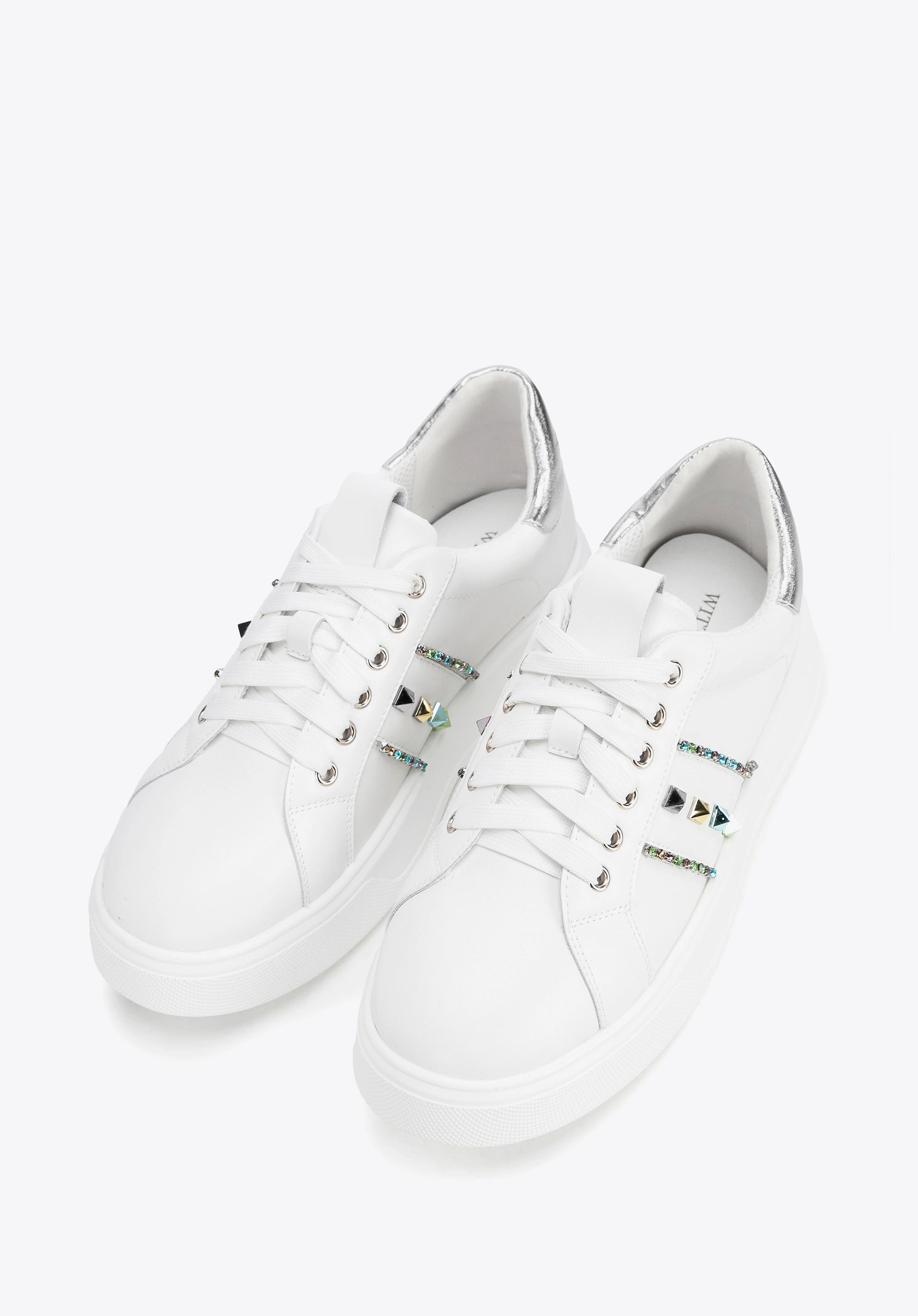 Sneakersy z imitacji skóry z ozdobami biało - srebrne