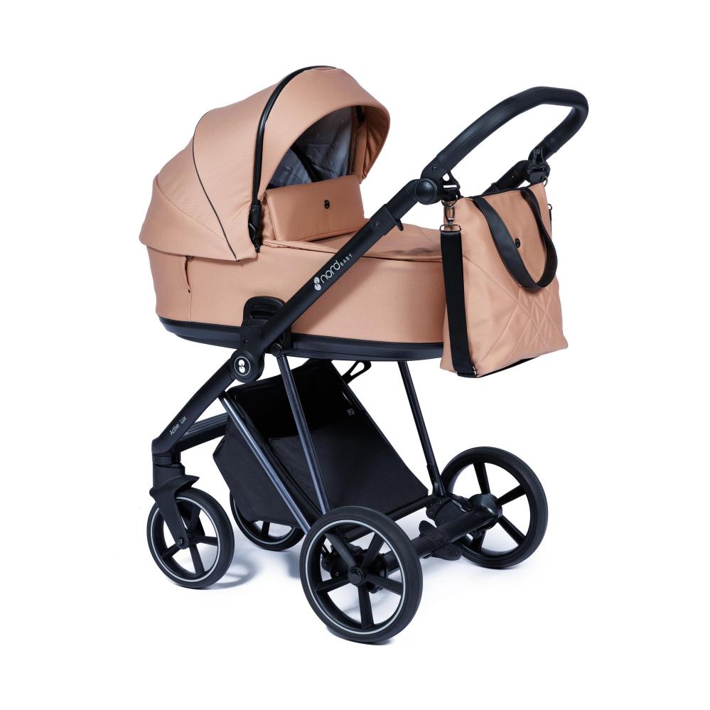 Carrinho de bebê Nordbaby Active Lux, cor bege cobre, estrutura cromada.