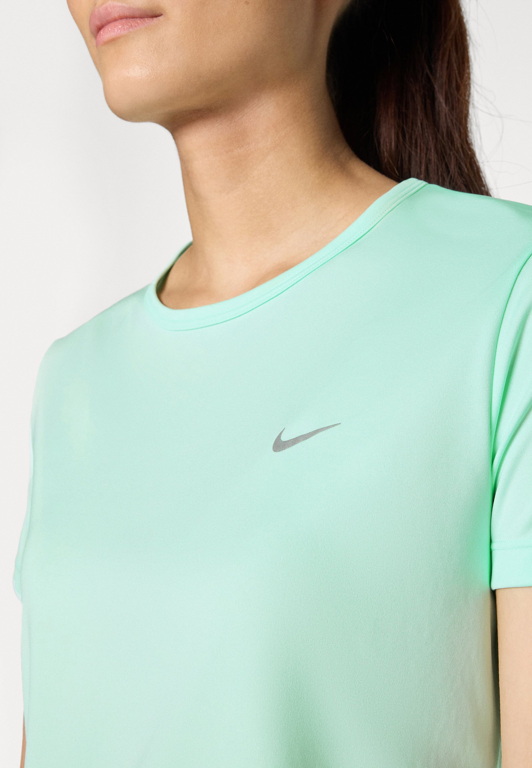 T-shirt de sport Nike Performance TEMPO TOP - vert menthe/argent réfléchissant