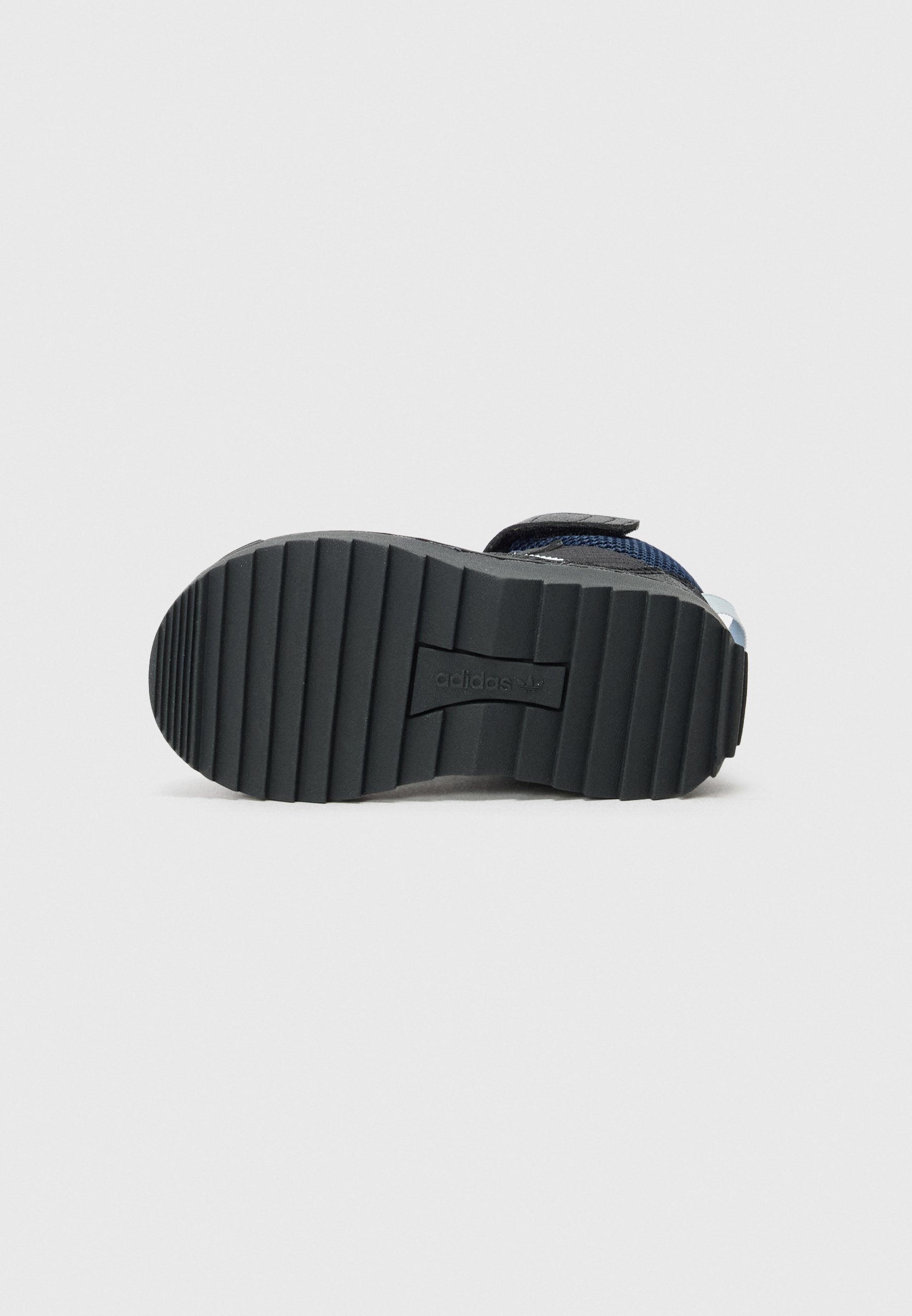 adidas Originals SUPERSTAR TREK UNISEX - Winterlaarzen - core black/halo blue/carbon