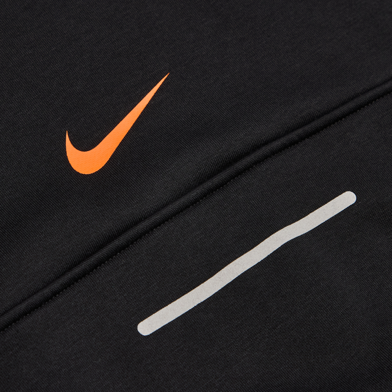 Nike Club Reflect