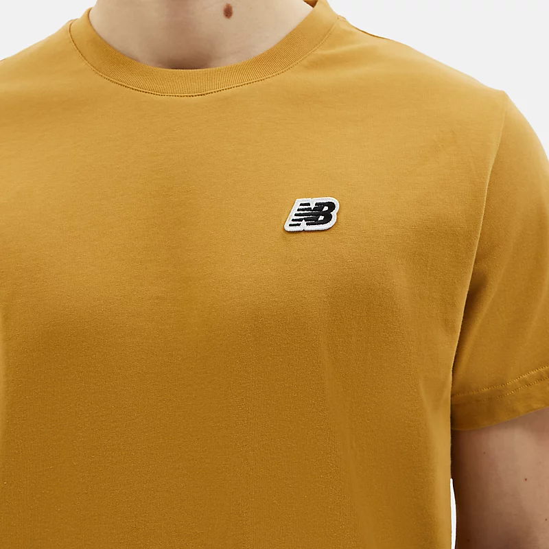 Heren T-shirt met klein NB-logo - GOLDEN HOUR
