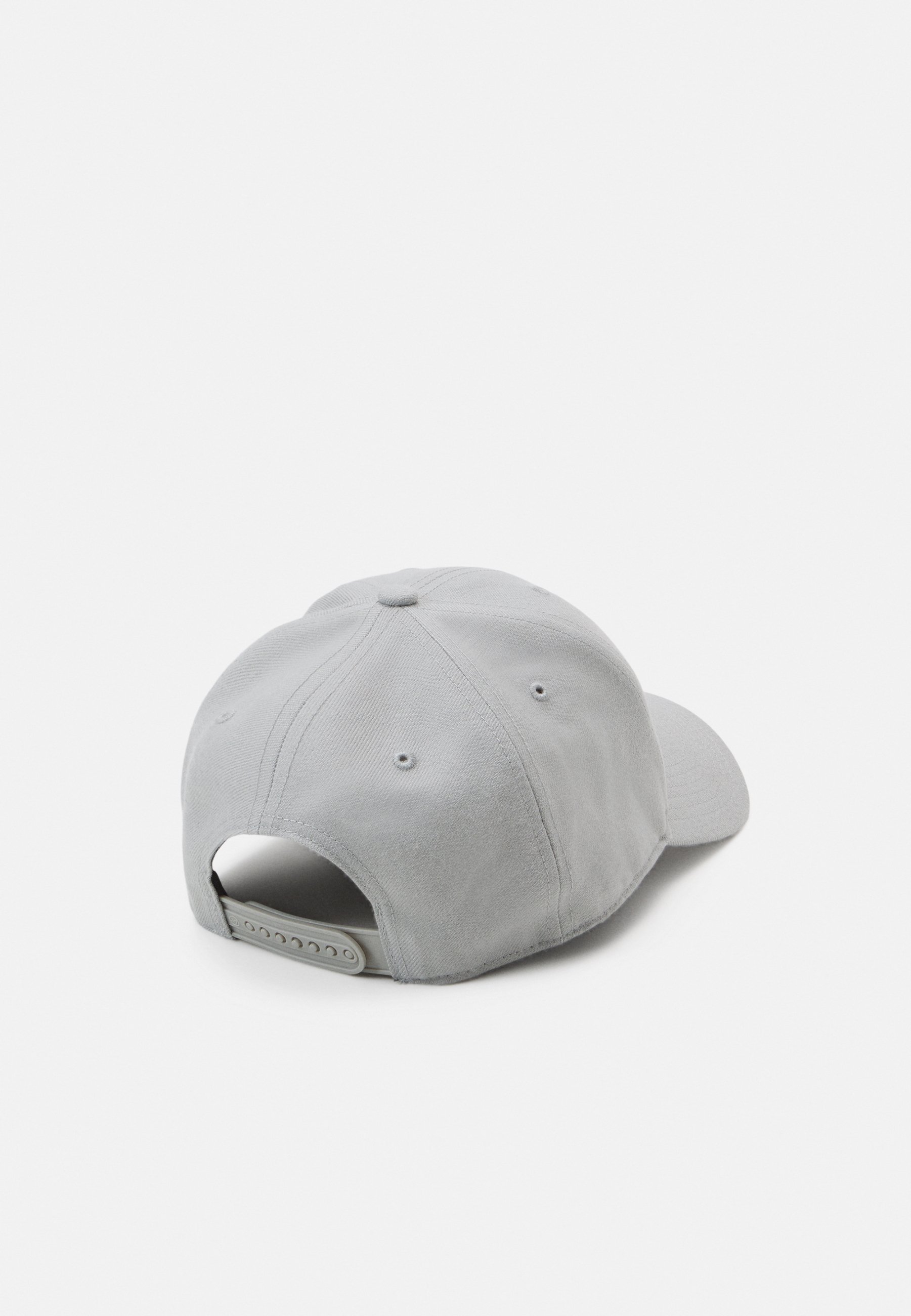 '47 Caps