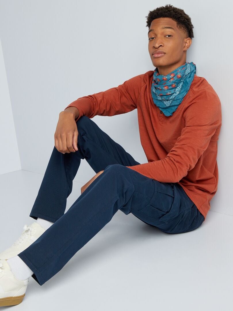 Calça reta com bolsos laterais +190 cm - L36 - AZUL