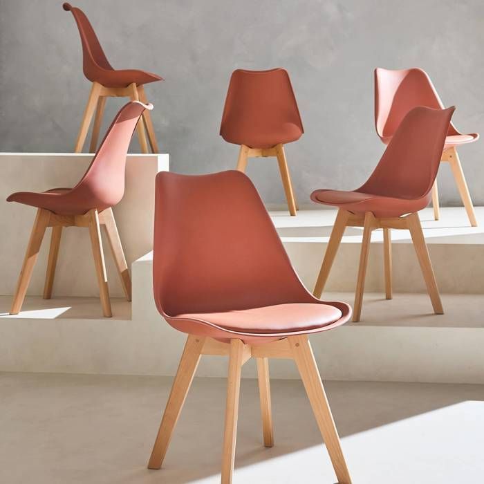 Juego de 6 sillas escandinavas. Patas de madera de haya. Sillas individuales. Color terracota.