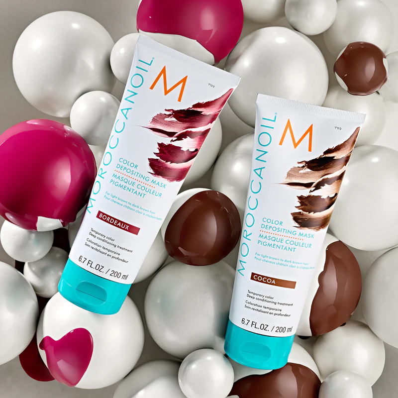 Jemná vyživující maska Moroccanoil Color Depositing bez permanentních barevných pigmentů