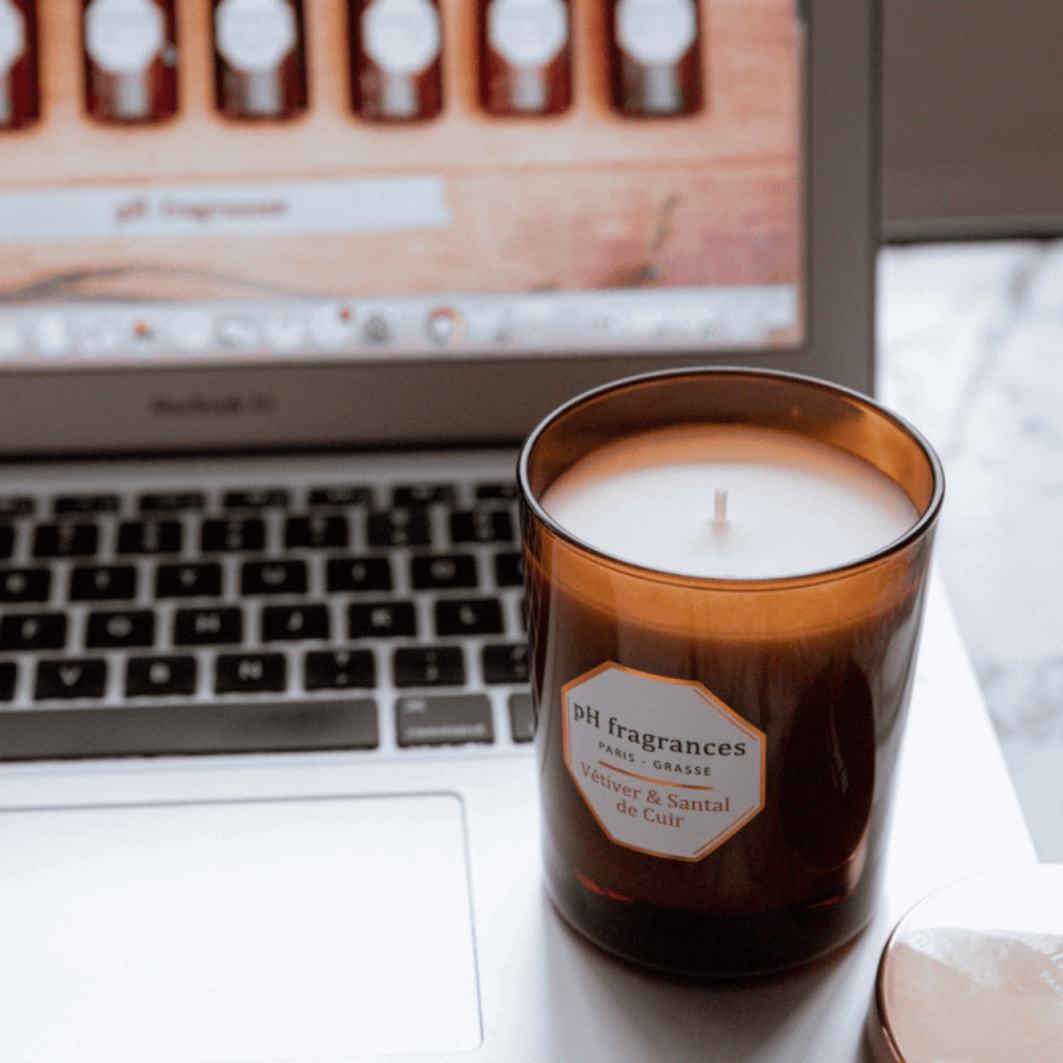 pH-Düfte svijeća Vétiver & Santal de Cuir svijeća – 180 g