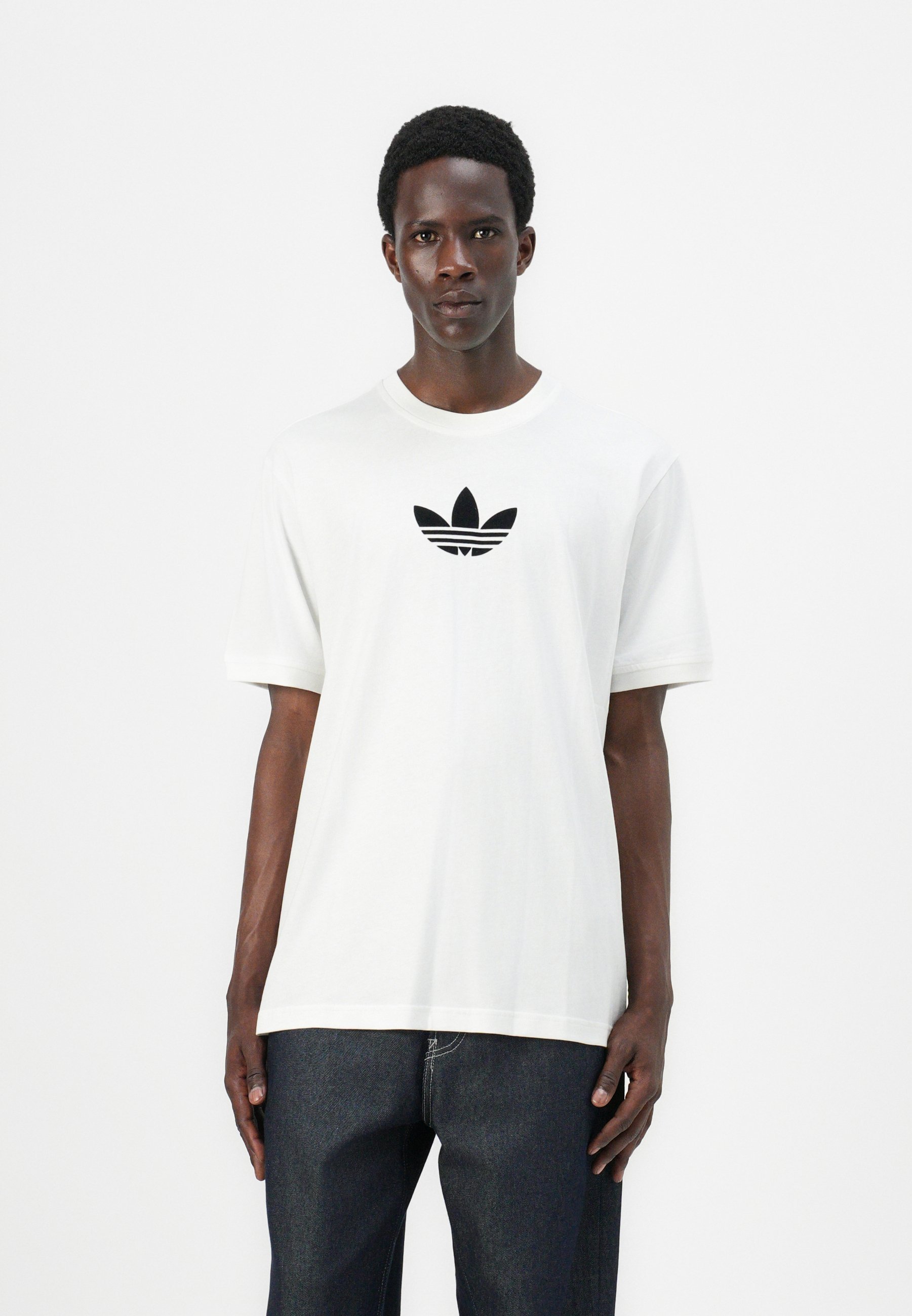 adidas Originalsi trükitud T-särgid