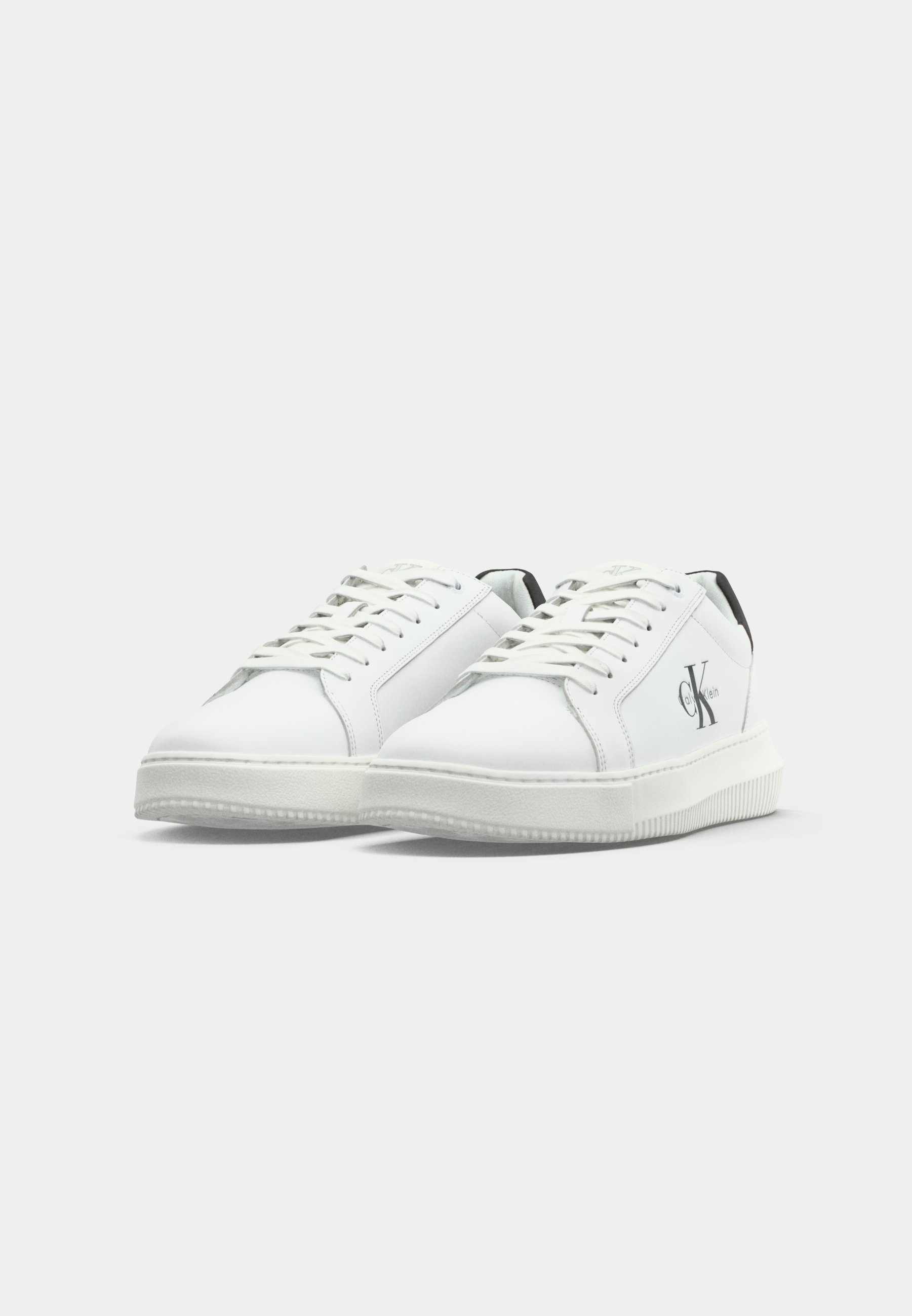 Calvin Klein Jeans CHUNKY CUPSOLE MONO - Tenisky - white/black