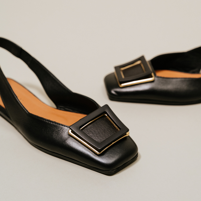 Ballerines slingback à bouts carrés  en cuir noir