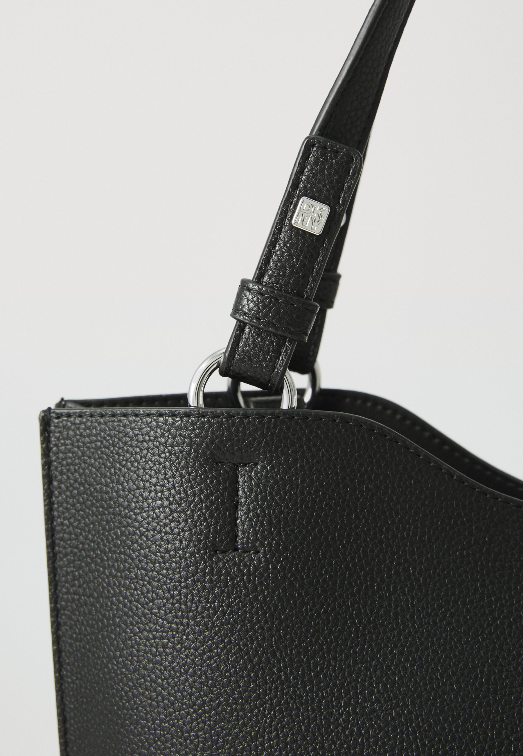 DKNY TOBY TOTE - Håndveske - black/silver-coloured