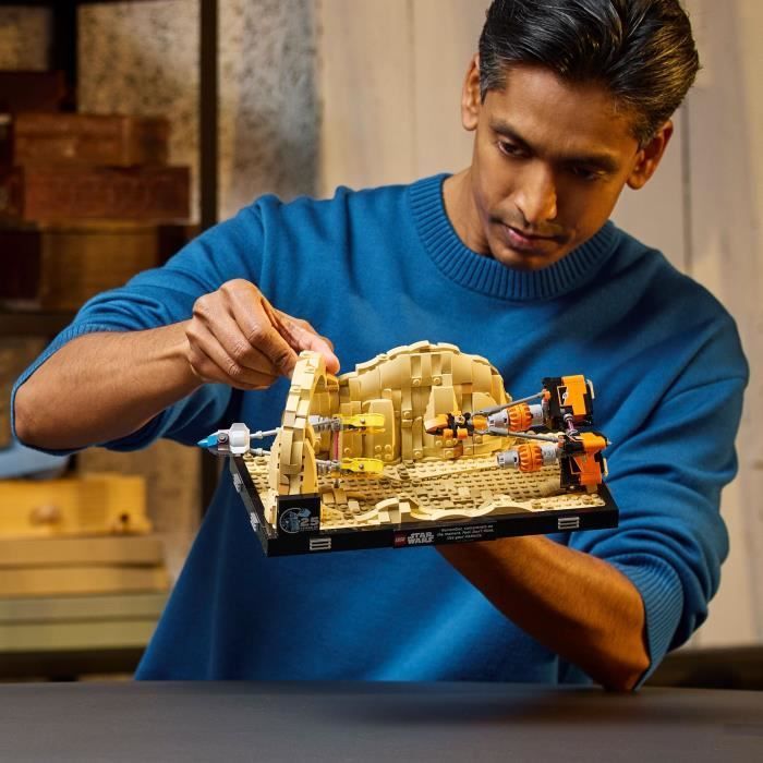 LEGO® Star Wars 75380 Mos Espa Podracer Race Diorama, Ruimteschip