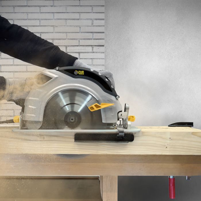 Scie circulaire 2000W Ø235mm 36T, inclinable à 45°, 4500tr/min, coupe maxi 90°/85mm - 45°/60mm