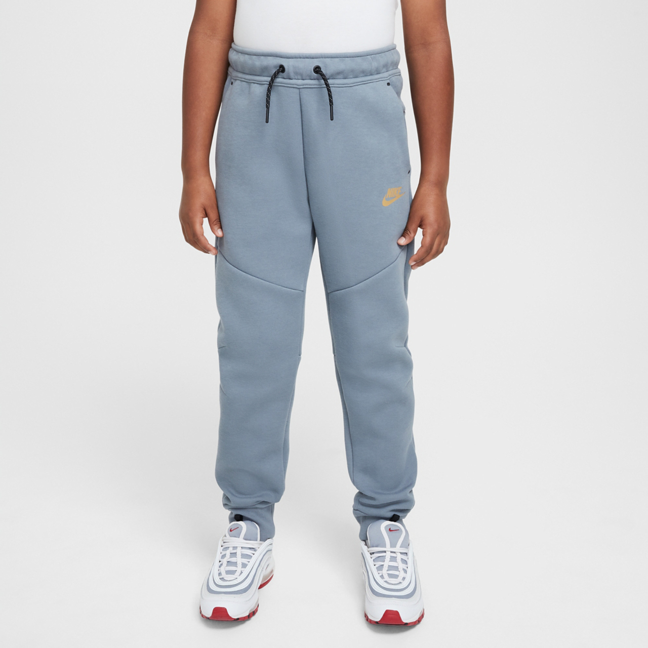 Barevné bloky Nike Tech