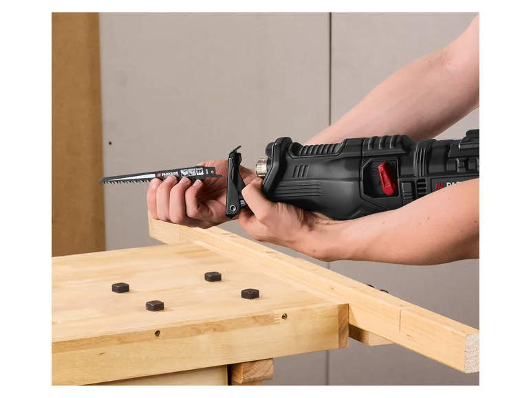 PARKSIDE PERFORMANCE® Scie saber PPFS 1250 A1, 32 mm