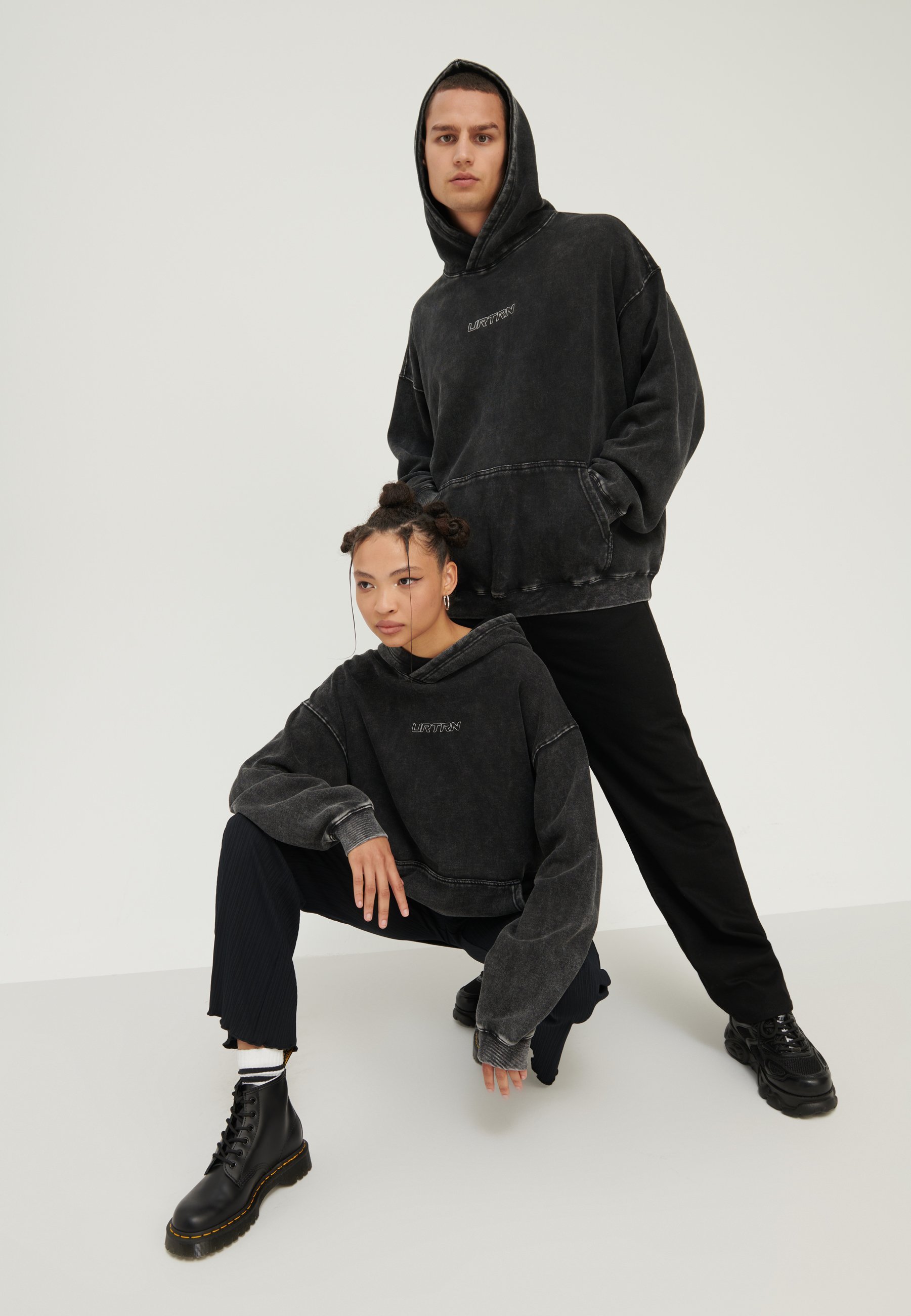 YOURTURN UNISEX - Hoodie - zwart