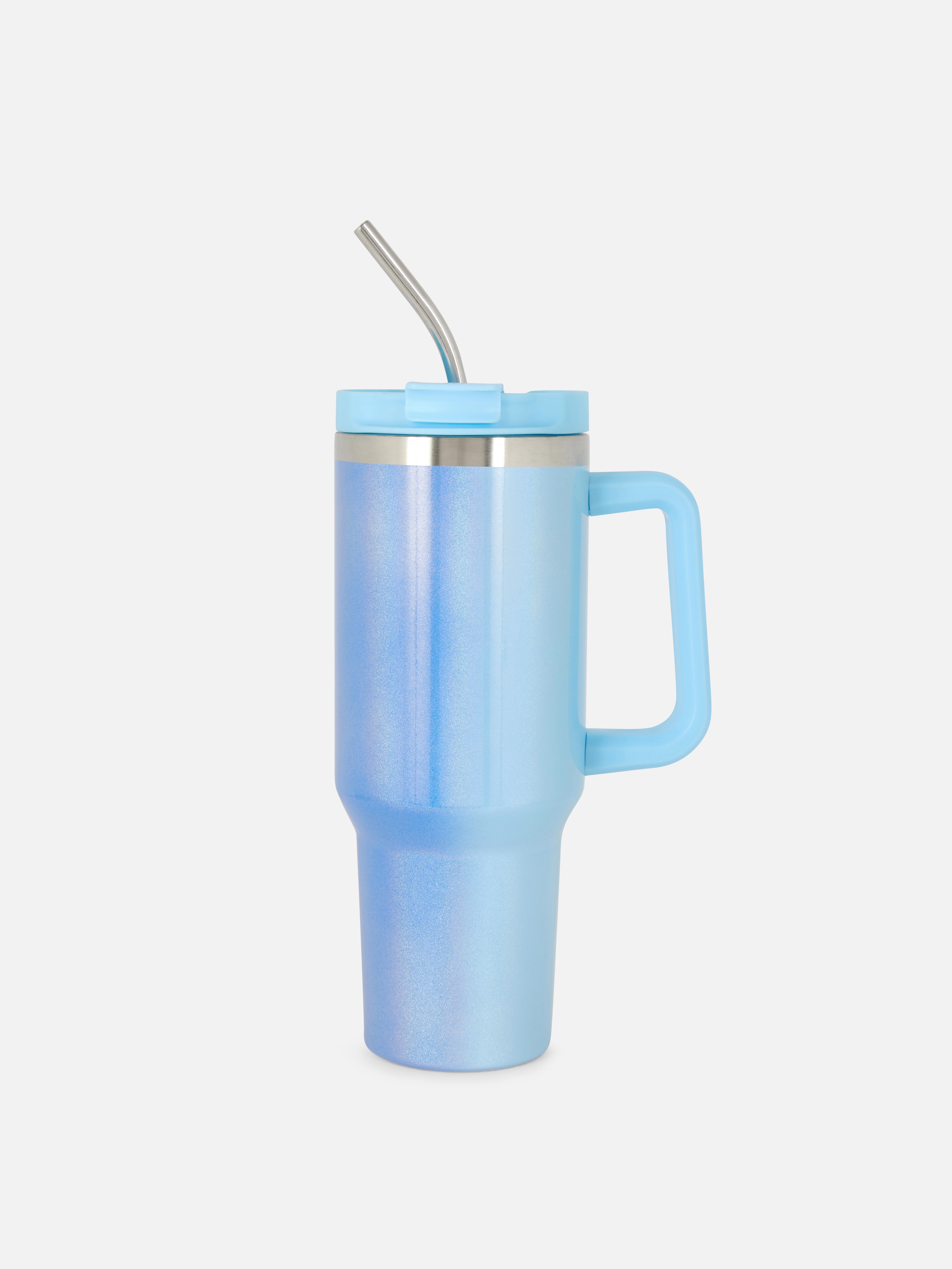 Cană de călătorie din oțel inoxidabil cu pai 1180 ml Potolește-ți setea cu stil cu această cană mare de călătorie de peste un litru.